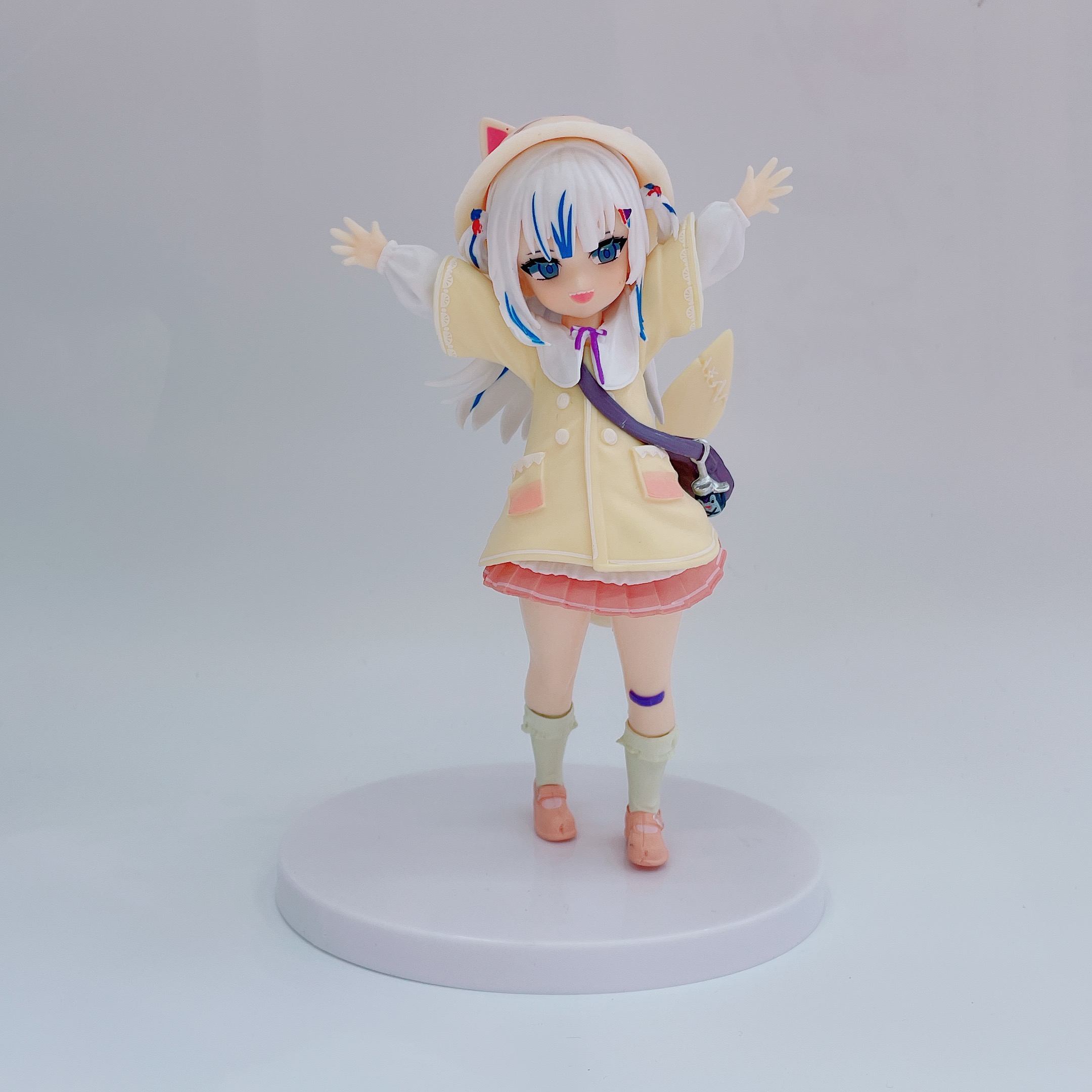 虚拟偶像 噶呜·古拉 幼稚园古拉鲨鱼妹黄色衣服 手办车载摆件
