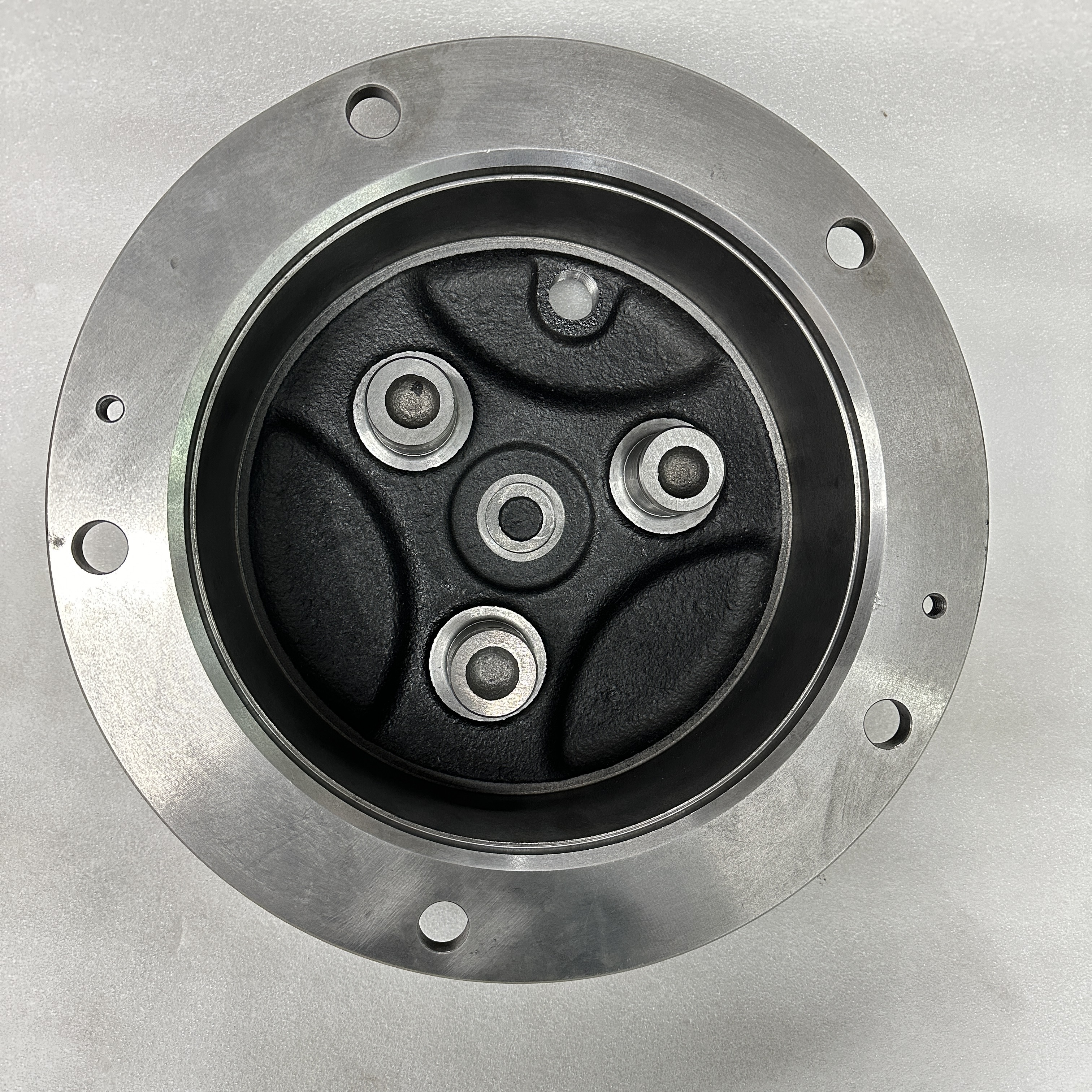 The engineering vehicle parts are suitable for the JCB planetary carrier 450/10216 Application Scenario