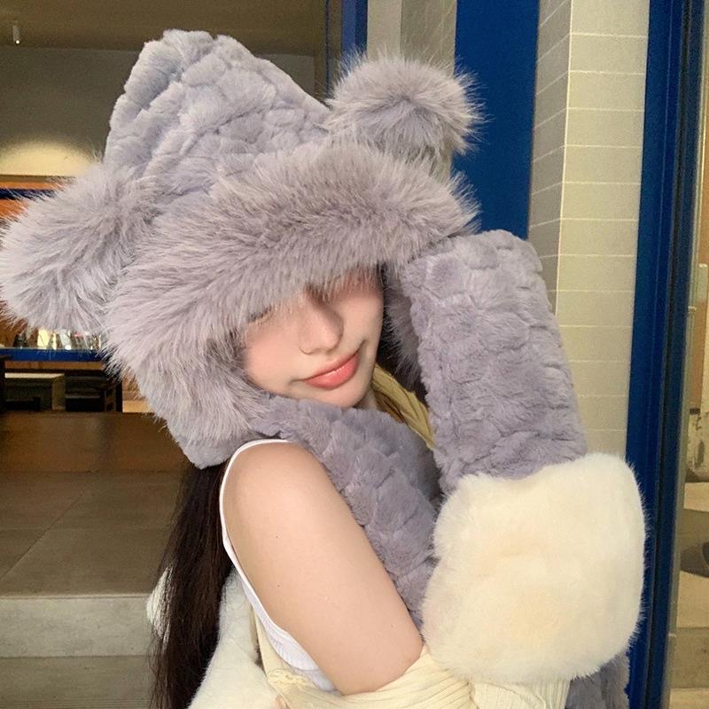 New football bear three-piece set, featuring a hat, autumn and winter scarf and gloves in one. It is warm for cycling, keeps you warm, protects your ears and is thick detail image 6