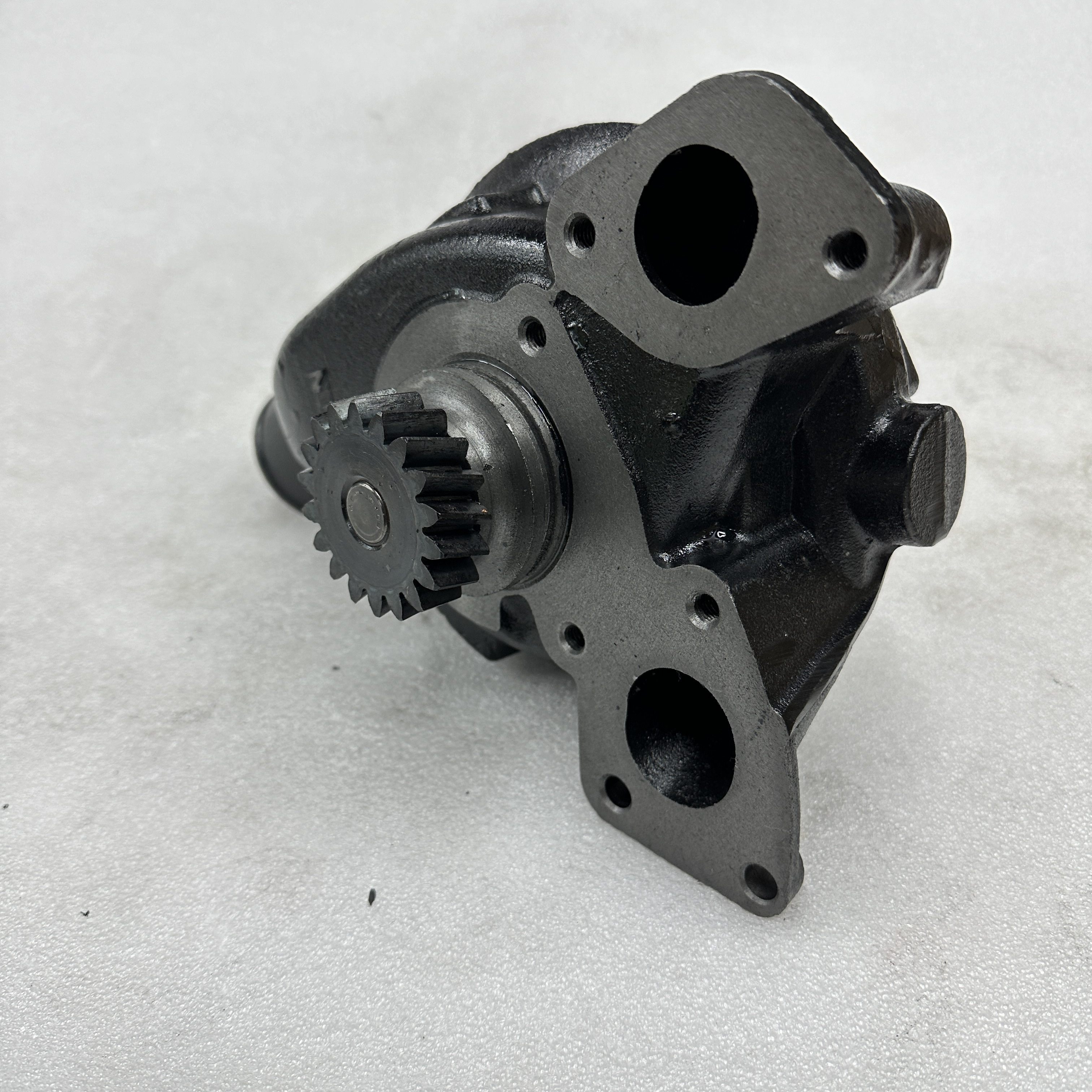 Engineering vehicle parts are suitable for PERKINS 1006 engine cooling water pump U5MW0092 Application Scenario