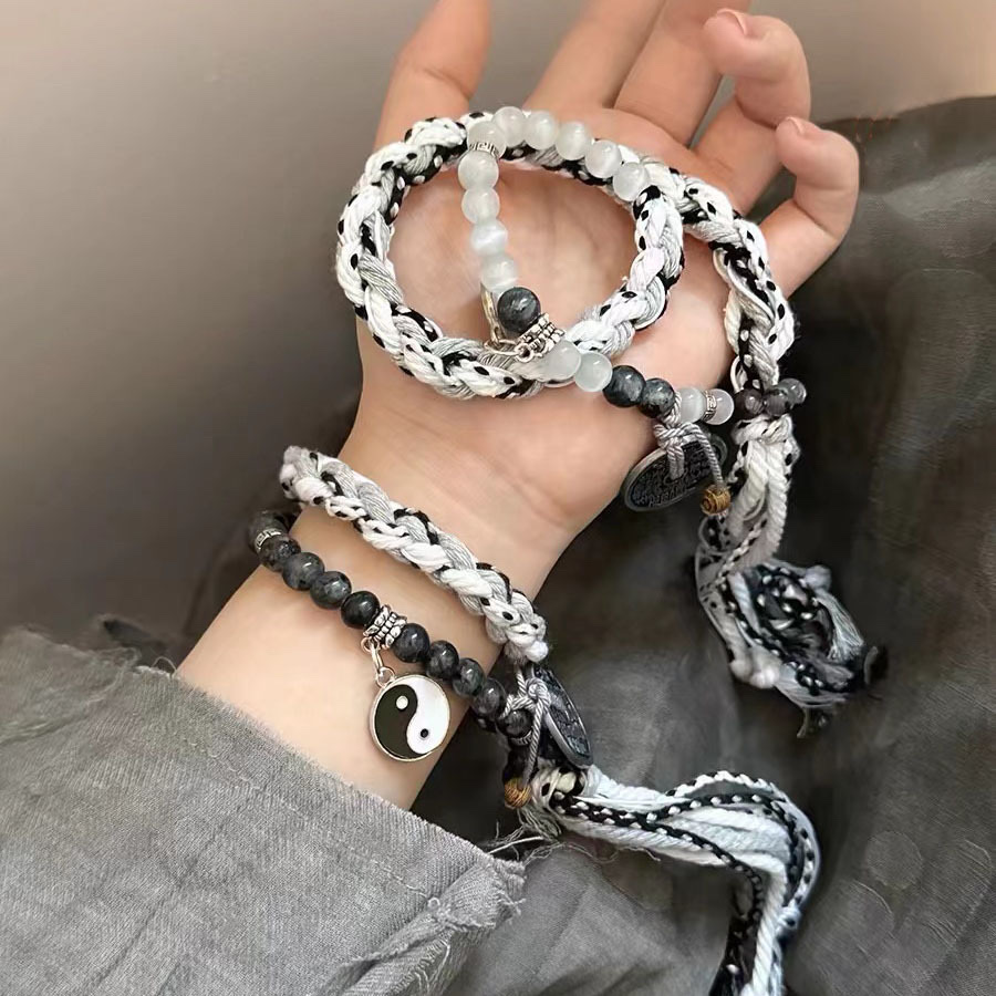 New Chinese-style twin Tai Chi Mountain Ghost Spending money bracelet, men's bracelet, women's woven, niche design couple style bracelet Application Scenario