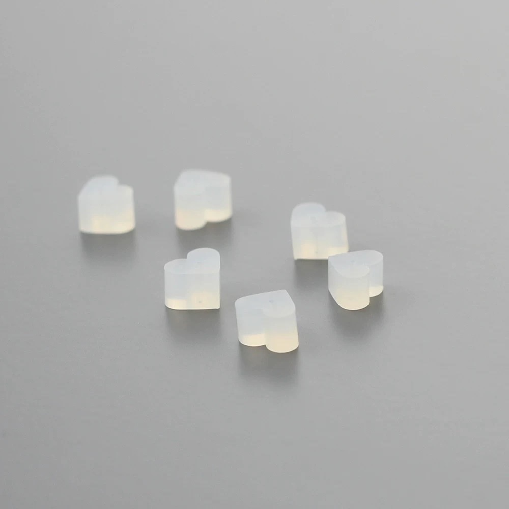 Heart-shaped silicone earplugs, ear plugs, ear studs, earrings, earplugs, ear rubber plugs, diy handcrafted materials, accessories, cap plugs, jewelry accessories Application Scenario