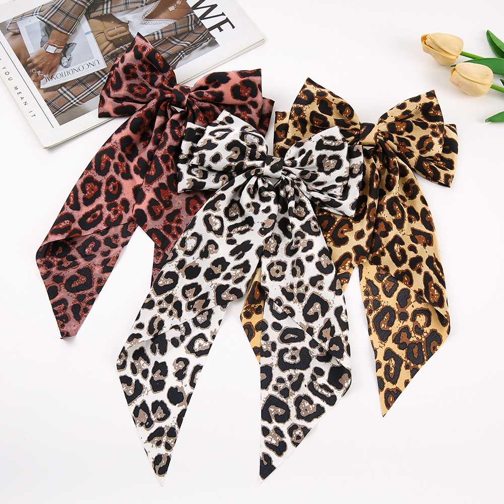 2025 Retro leopard Print Ribbon Hairpins Spring/Summer Small Floral leopard print ribbon hairpins European and American fashion leopard print bow hairpins Application Scenario