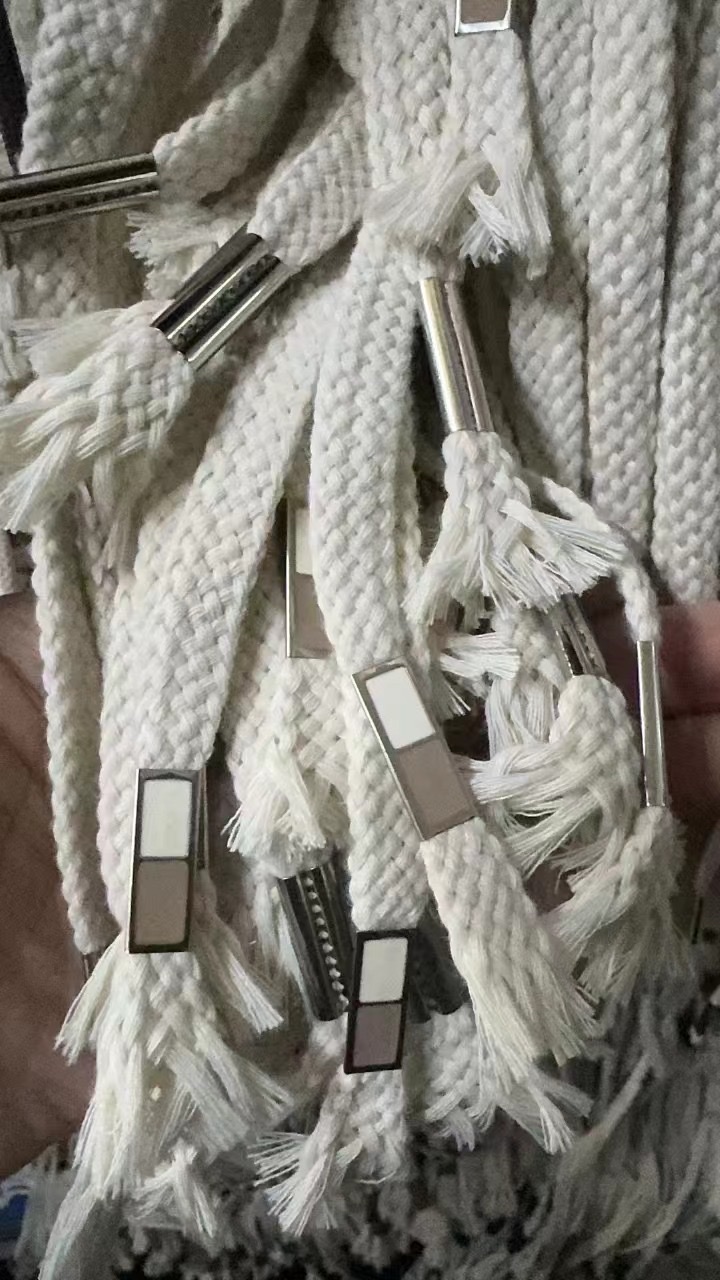 服装辅料绳子厂批发新款涤棉编织绳裤腰绳帽绳抽绳皮标装饰细节图
