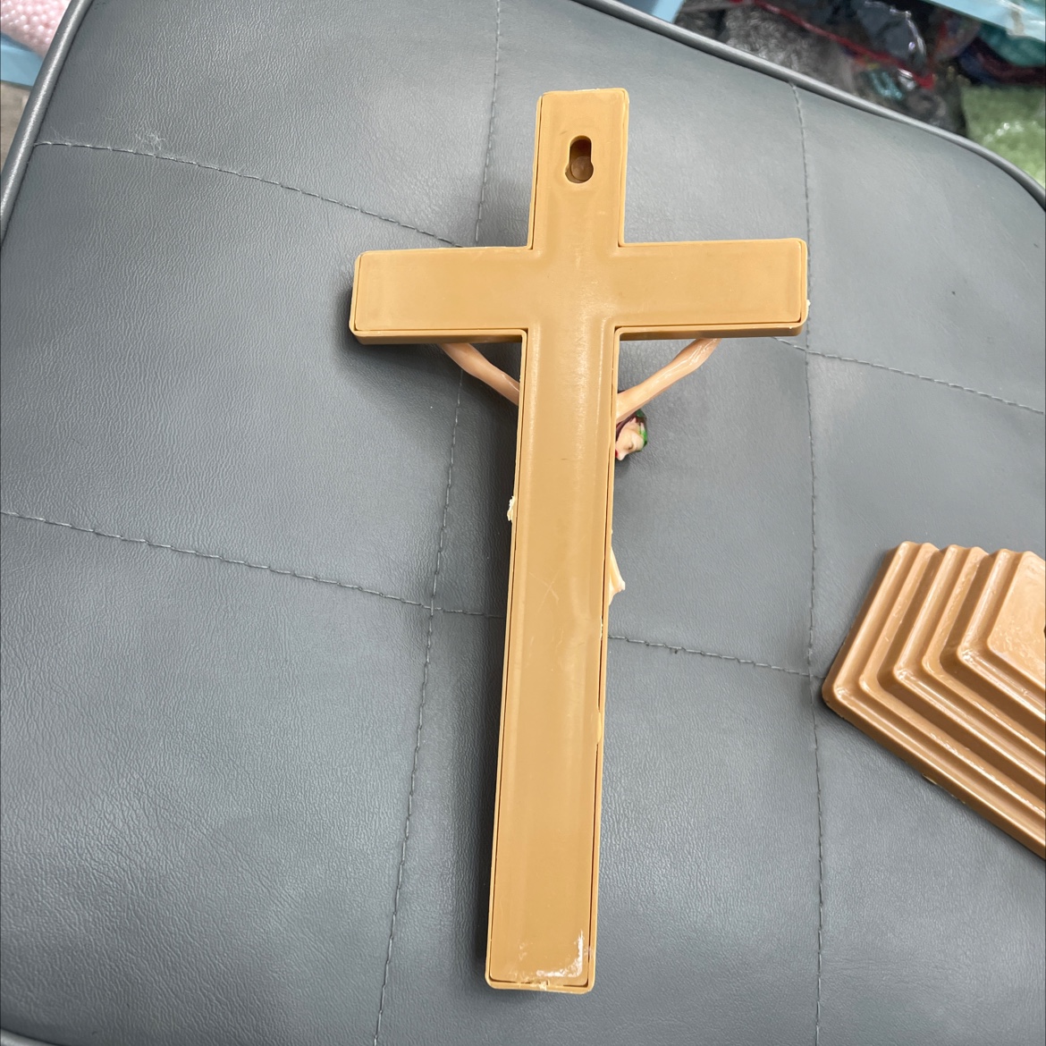 咖啡色十字架产品图