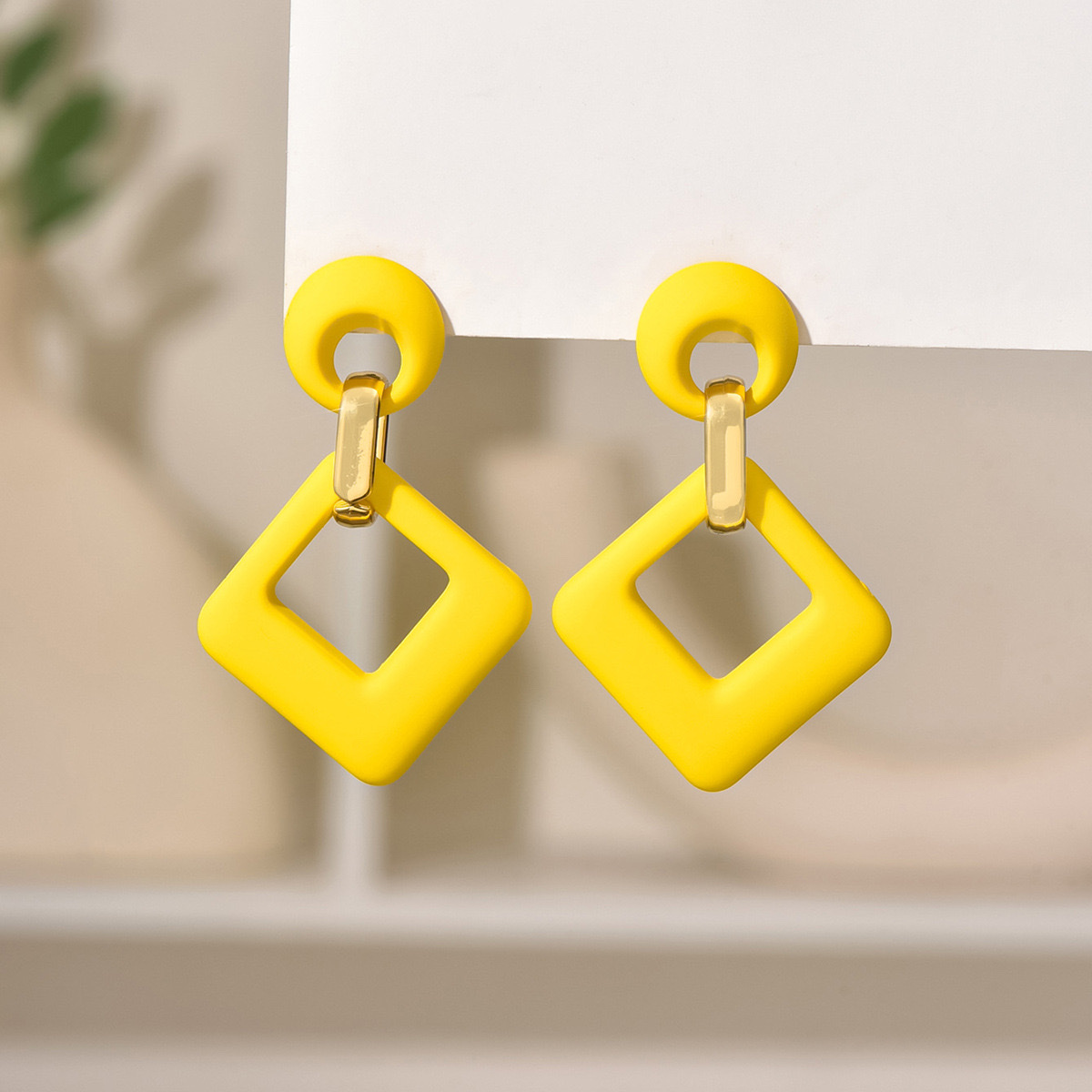 新款方形镂空几何时尚长款耳环夸张个性糖果彩色磨砂高级感耳坠饰饰品产品图