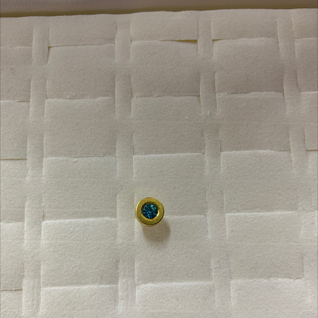 程洁不锈钢材质饰品款式新颖气质型大方上档次欢迎大家来下单耳钉