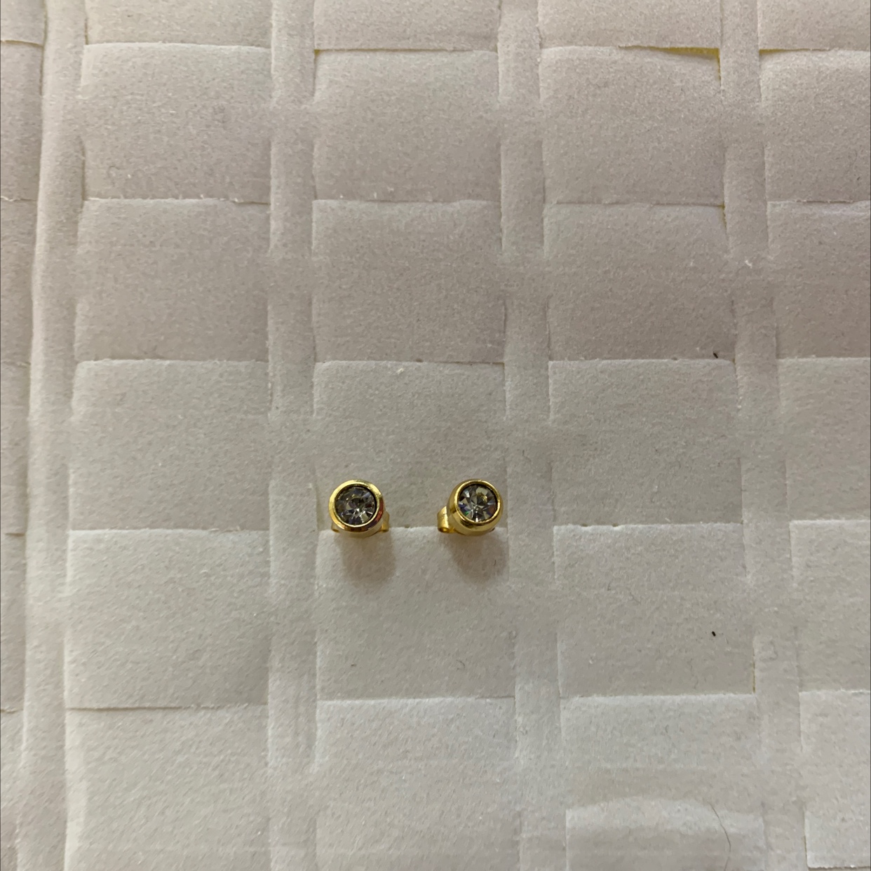 程洁不锈钢材质耳环带一颗钻款式新颖气质大气上档次韩版耳钉详情图8