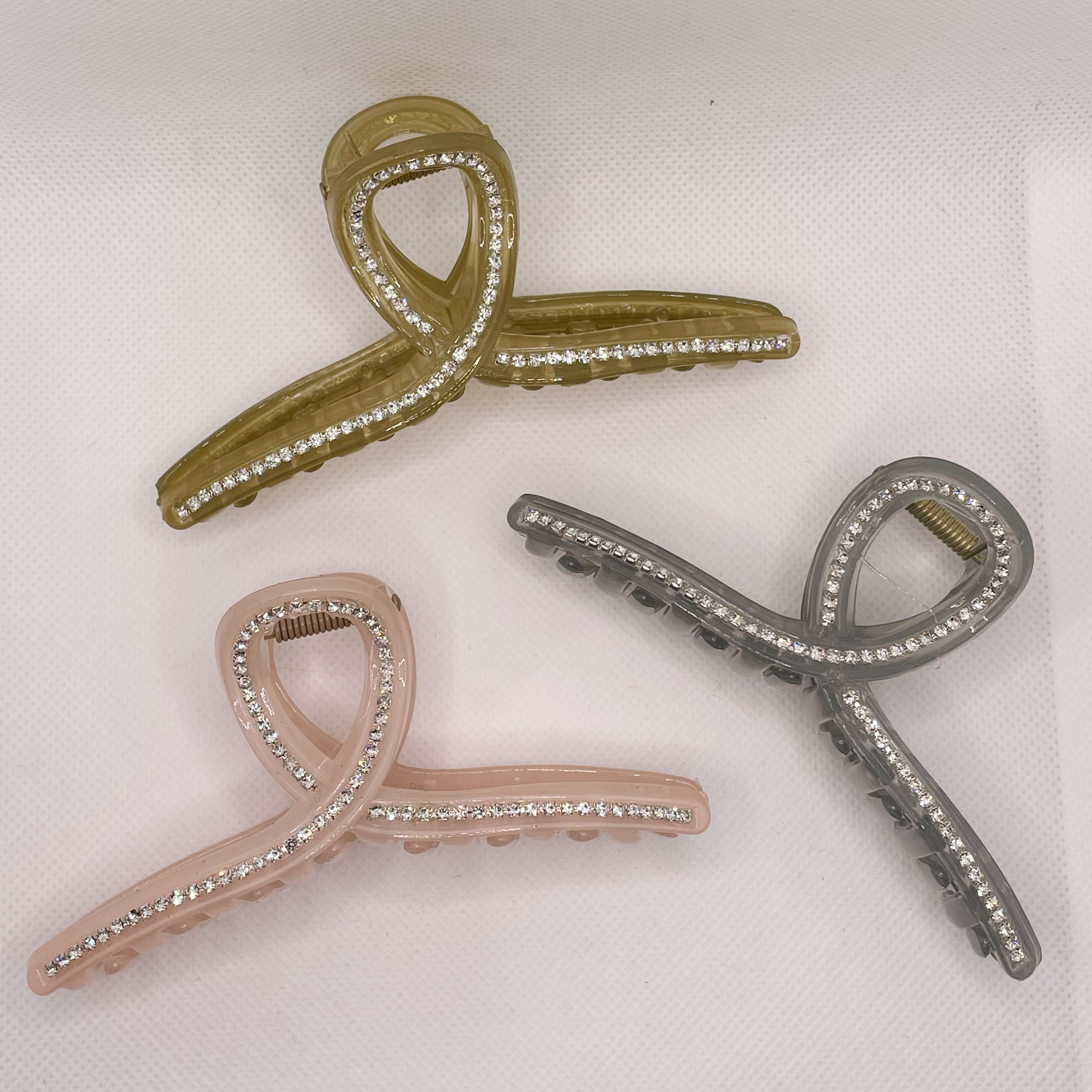 The PC hairpin clip with a high-end feel, diamond-encrusted grab clip, large hairpin, simple hair accessory, shark clip hairpin at the back of the head detail image 2