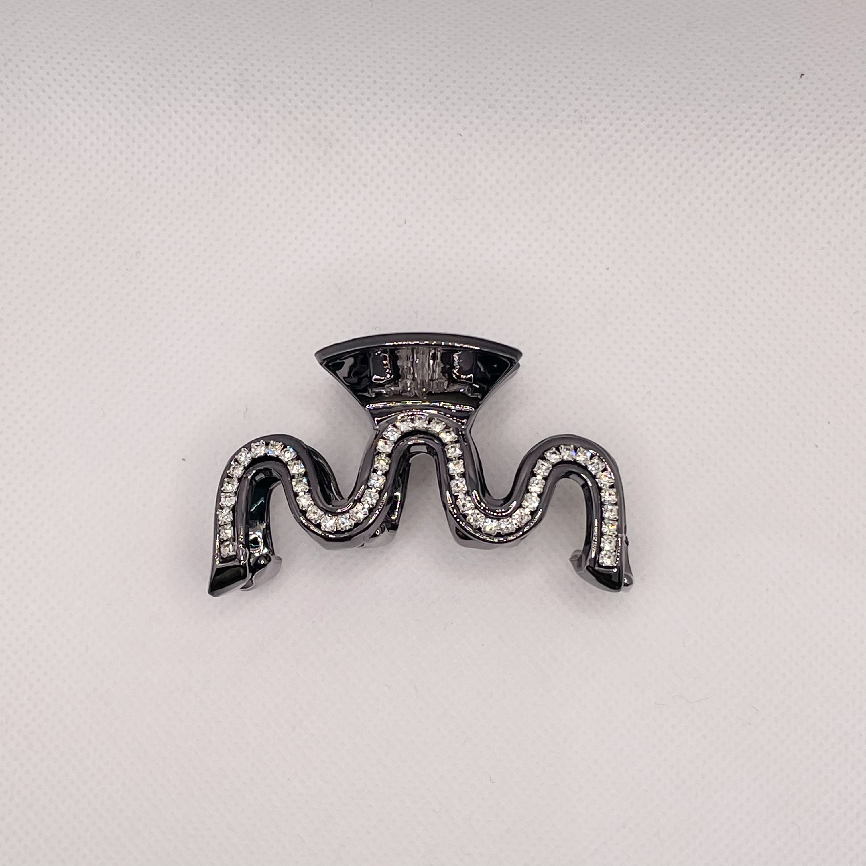 Simple and elegant medium-sized hairpin, versatile, retro back half hairpin shark clip, high-end water diamond hairpin clip detail image 4