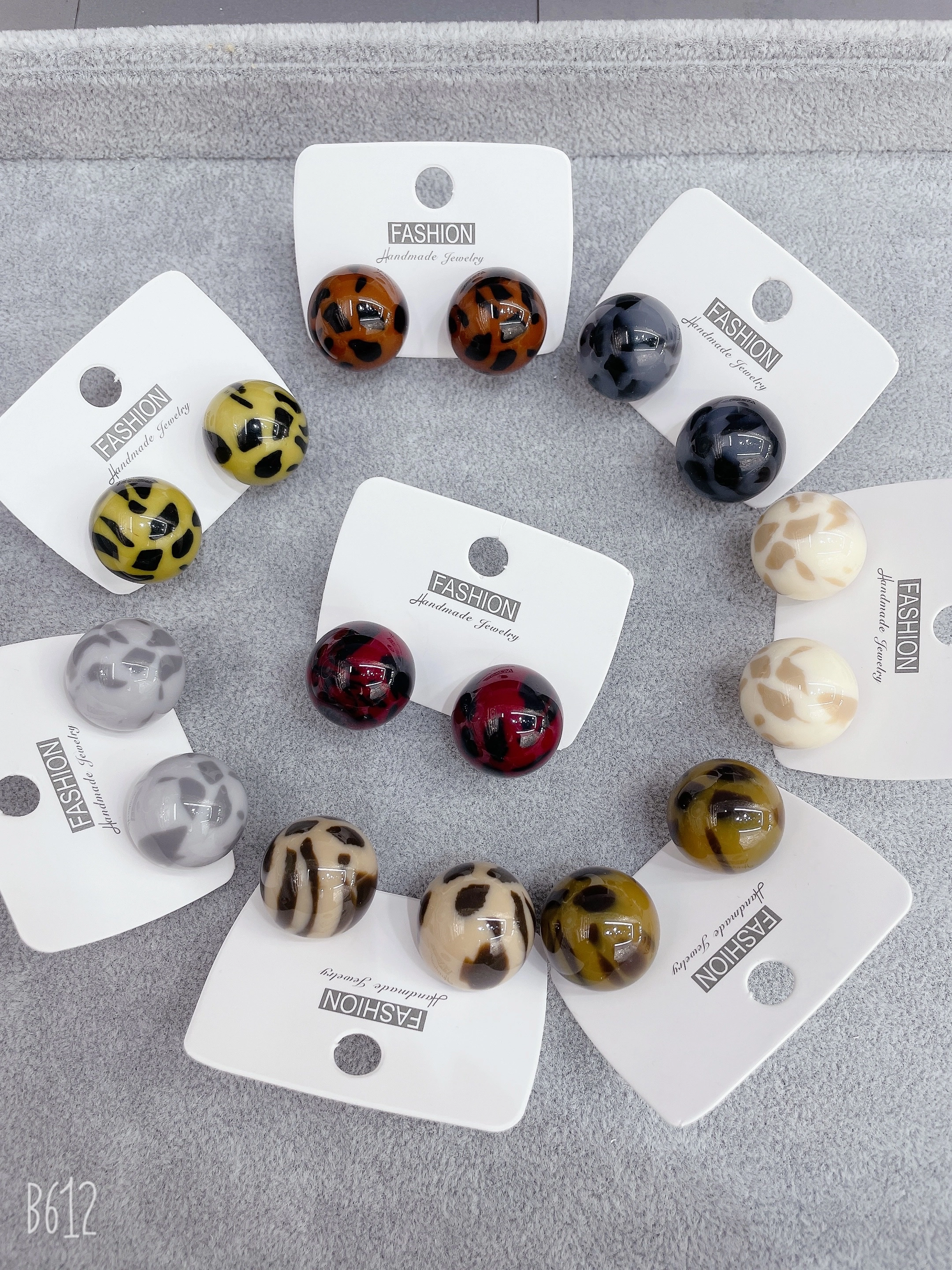 Maillard retro leopard print round bead earrings for women, light luxury and high-end fashion earrings, cold style, small and exquisite earrings detail image 6