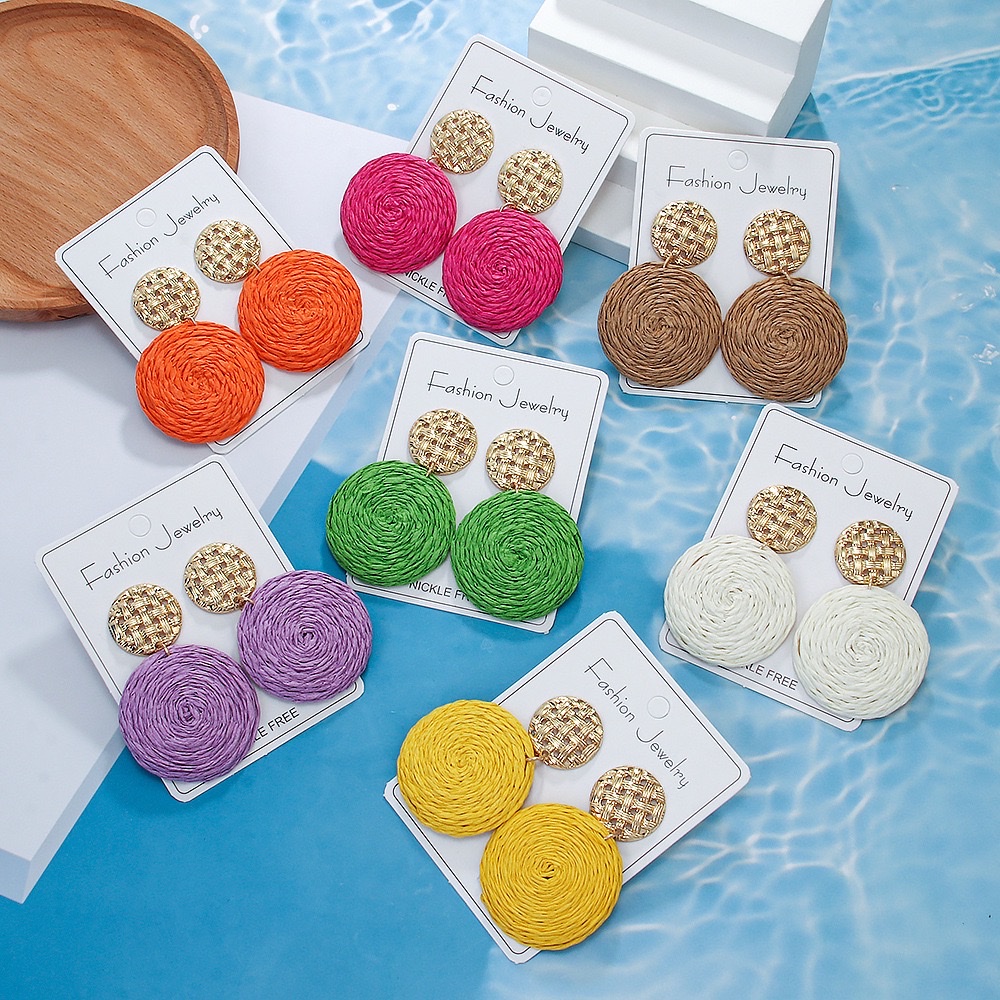 Korean retro design style raffia grass woven ball earrings, individual and exaggerated earrings, trendy color earrings detail image 3