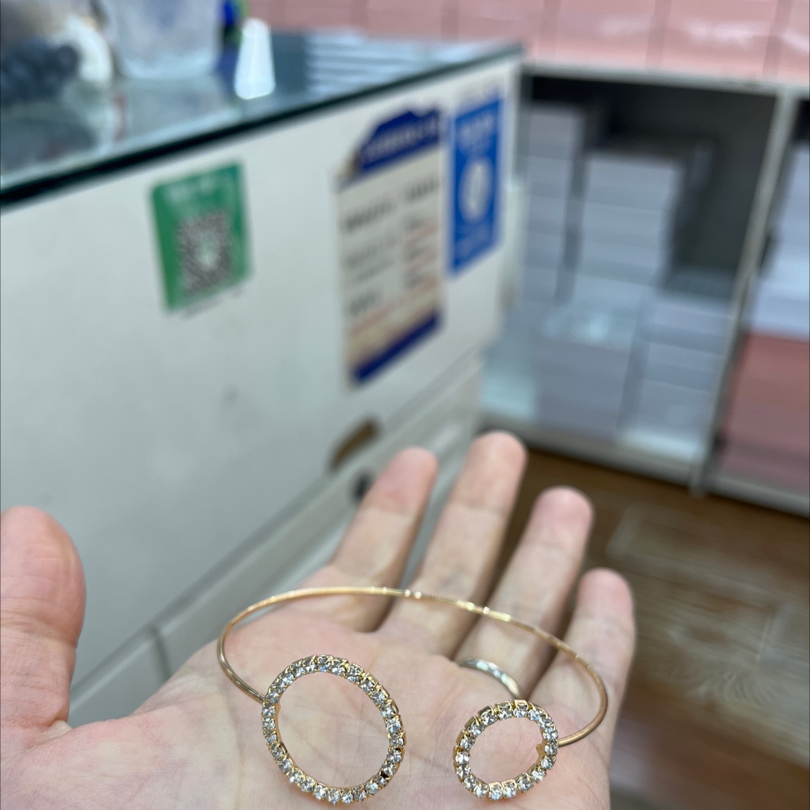 This is a unique and irregular design bracelet in the style of a lady. It is a fashionable accessory and a new style bracelet