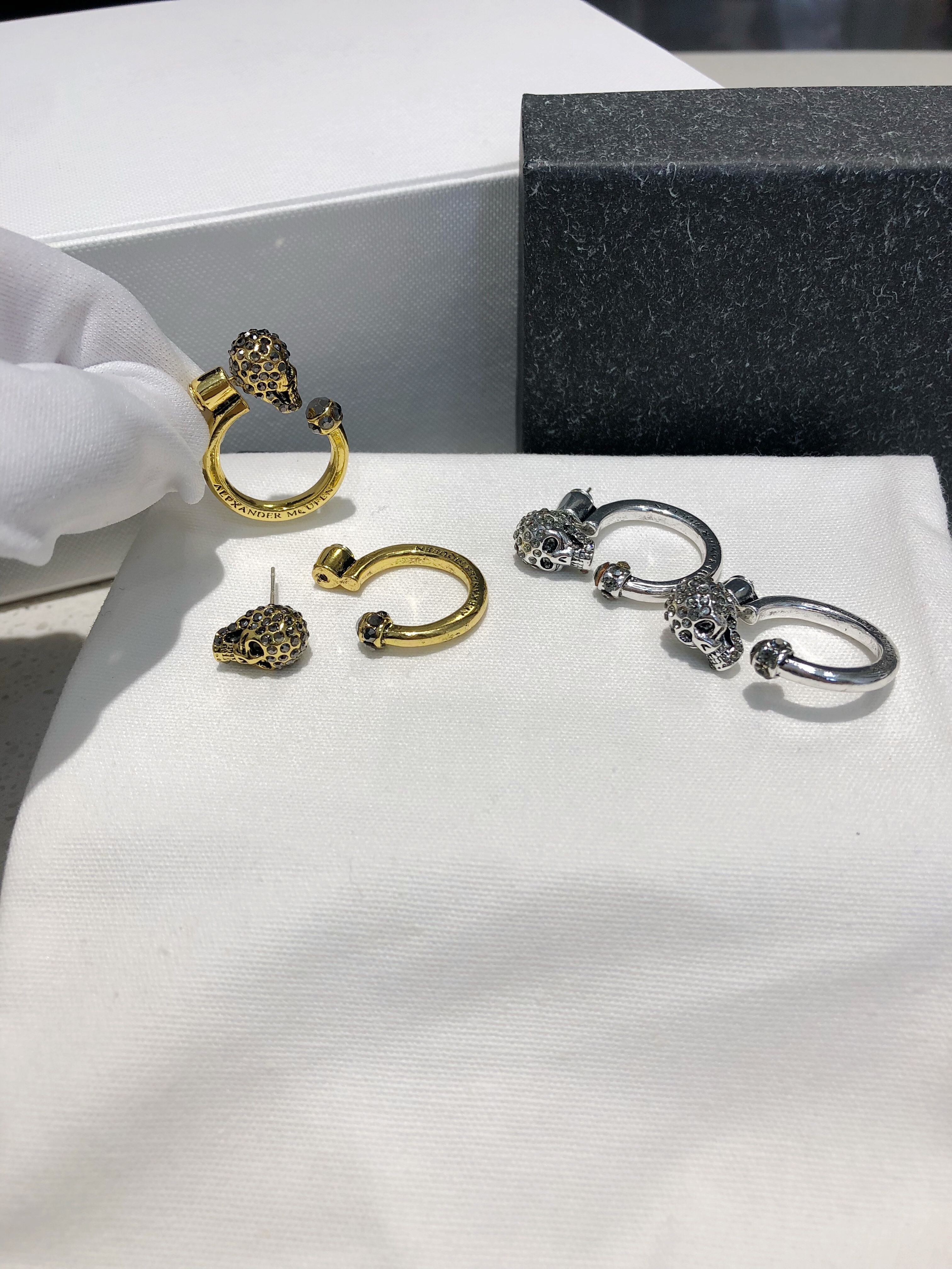 骷髅头高级感饰品 耳饰 简约时尚耳钉 优雅耳饰装饰品产品图