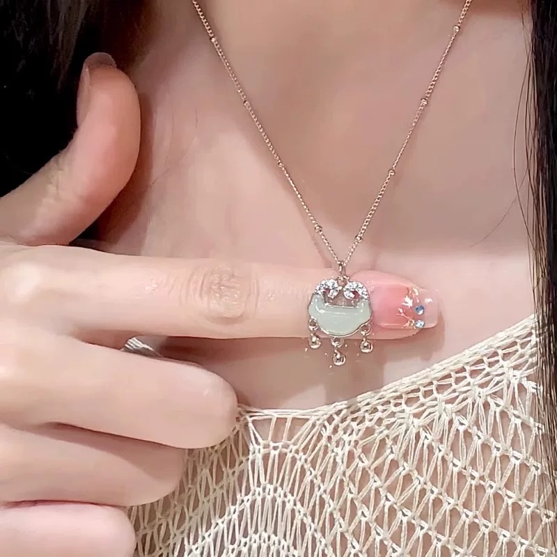 耳环 饰品 耳饰 独特设计 时尚潮流耳环 。平安锁项链女款2025新款爆款生日情人节礼物送女友饰品