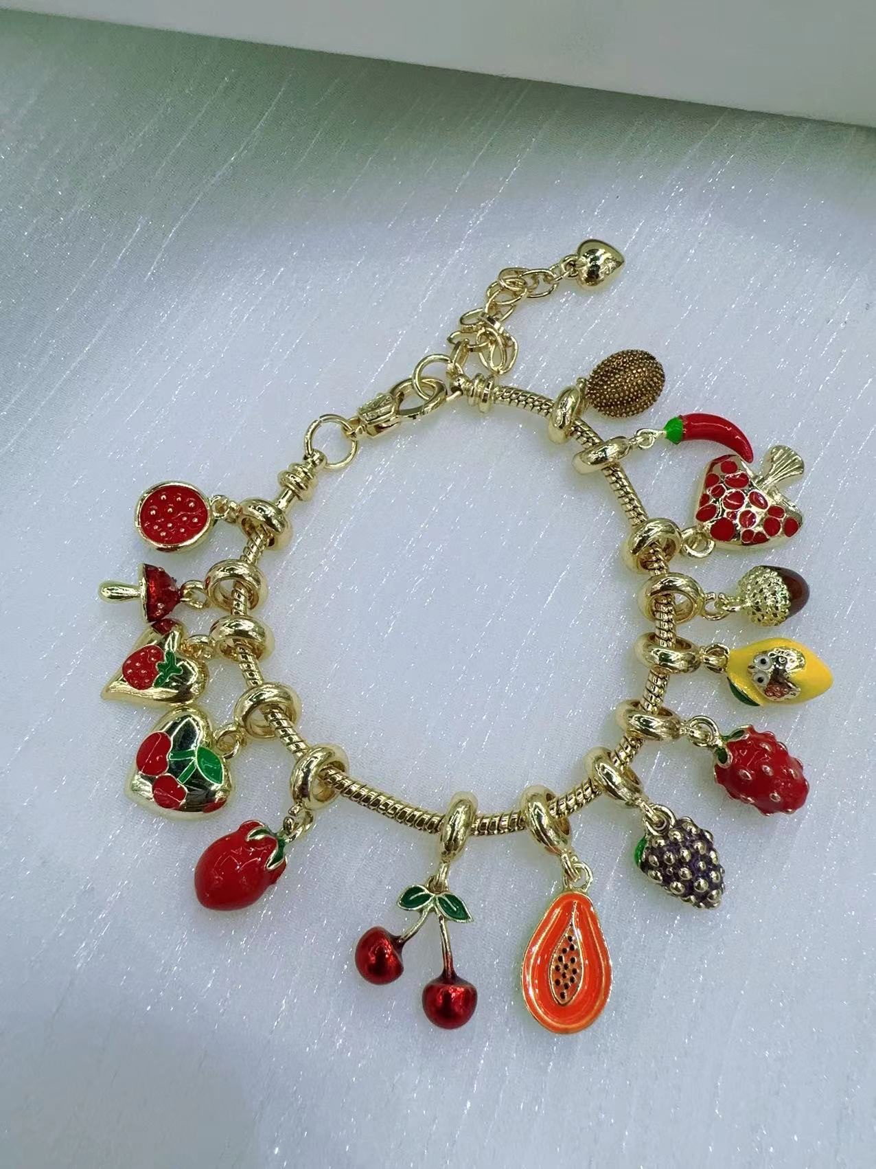 Las nuevas gotitas de aceite verduras y frutas colgantes de cherry 🍒. 🍇 uvas a... . Accesorios DIY Application Scenario