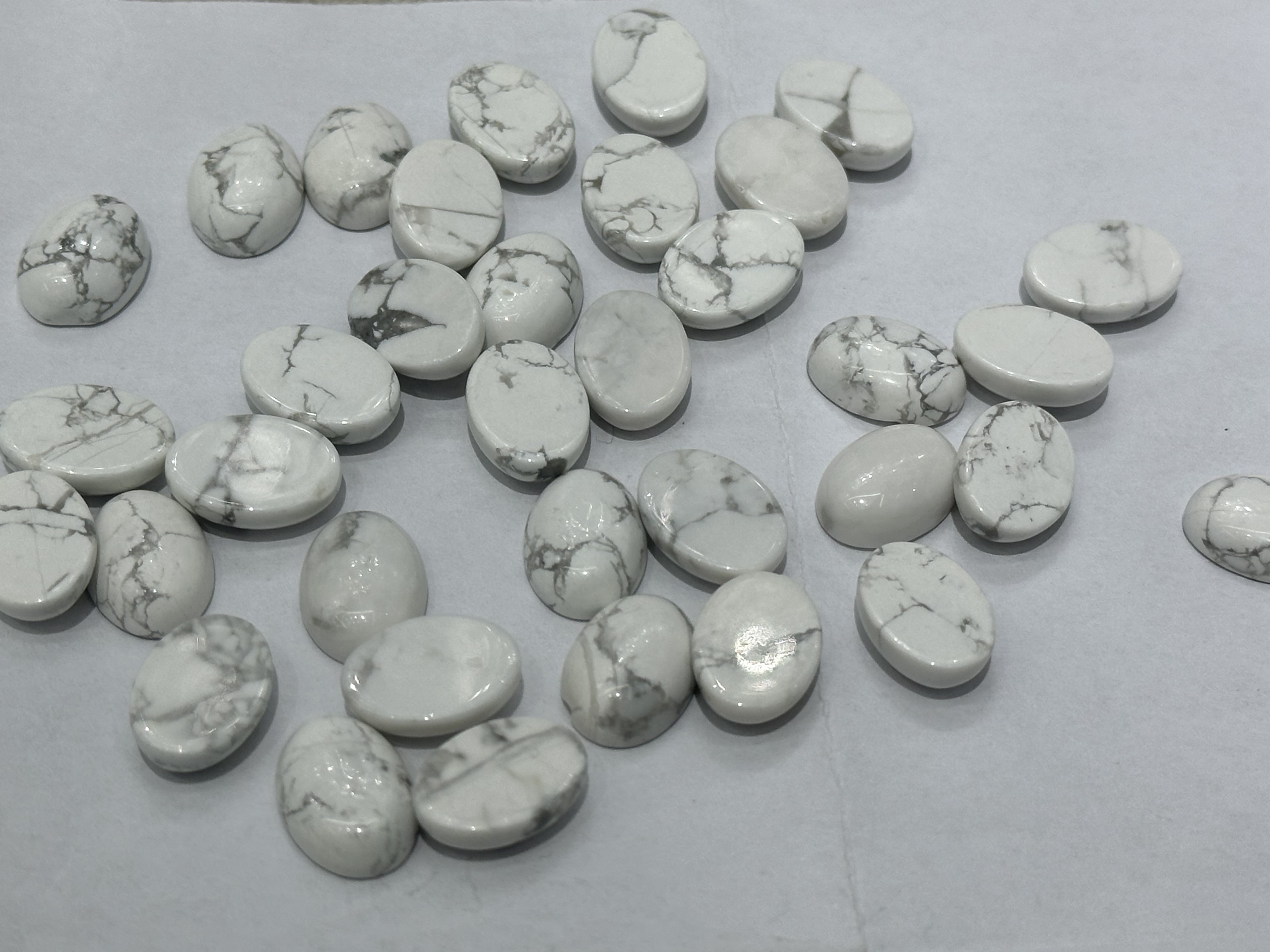 Natural white turquoise 10x14 semi-finished jewelry accessories, natural stone jewelry accessories, necklaces, jewelry rings, earrings jewelry accessories, diy jewelry accessories Application Scenario