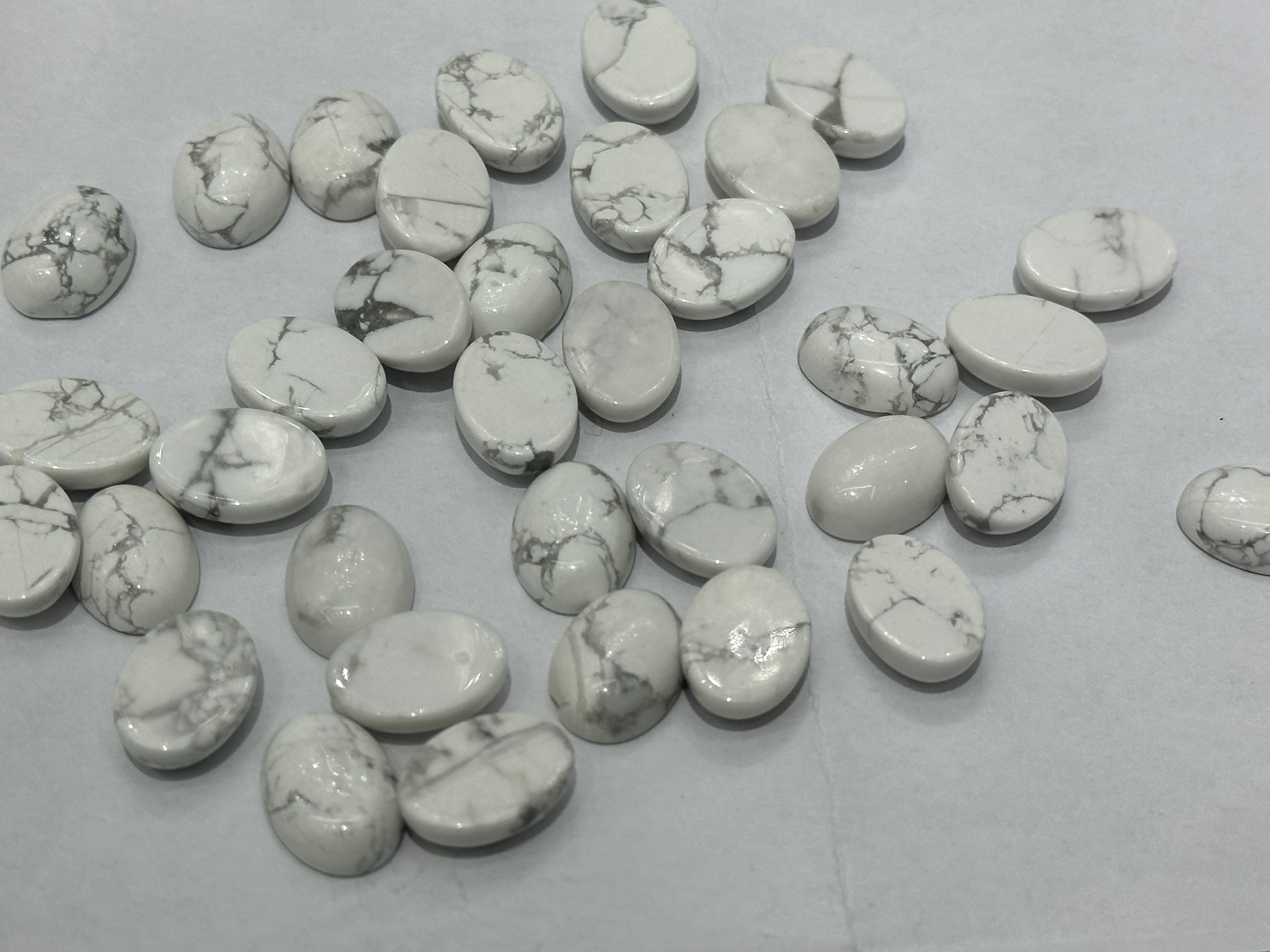 Natural white turquoise 10x14 semi-finished jewelry accessories, natural stone jewelry accessories, necklaces, jewelry rings, earrings jewelry accessories, diy jewelry accessories details Picture