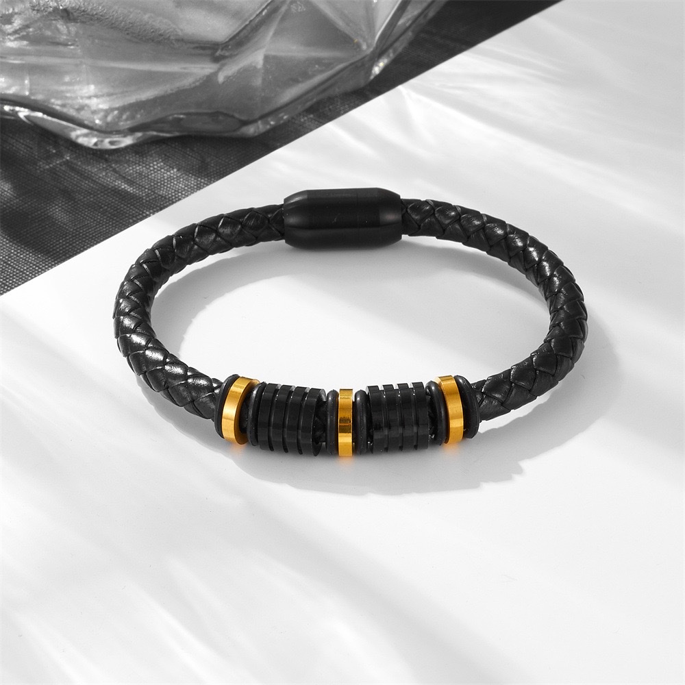 Export alloy leather bracelet, cross-border men's simple leather rope bracelet, European and American fashionable and versatile leather bracelet accessory Application Scenario