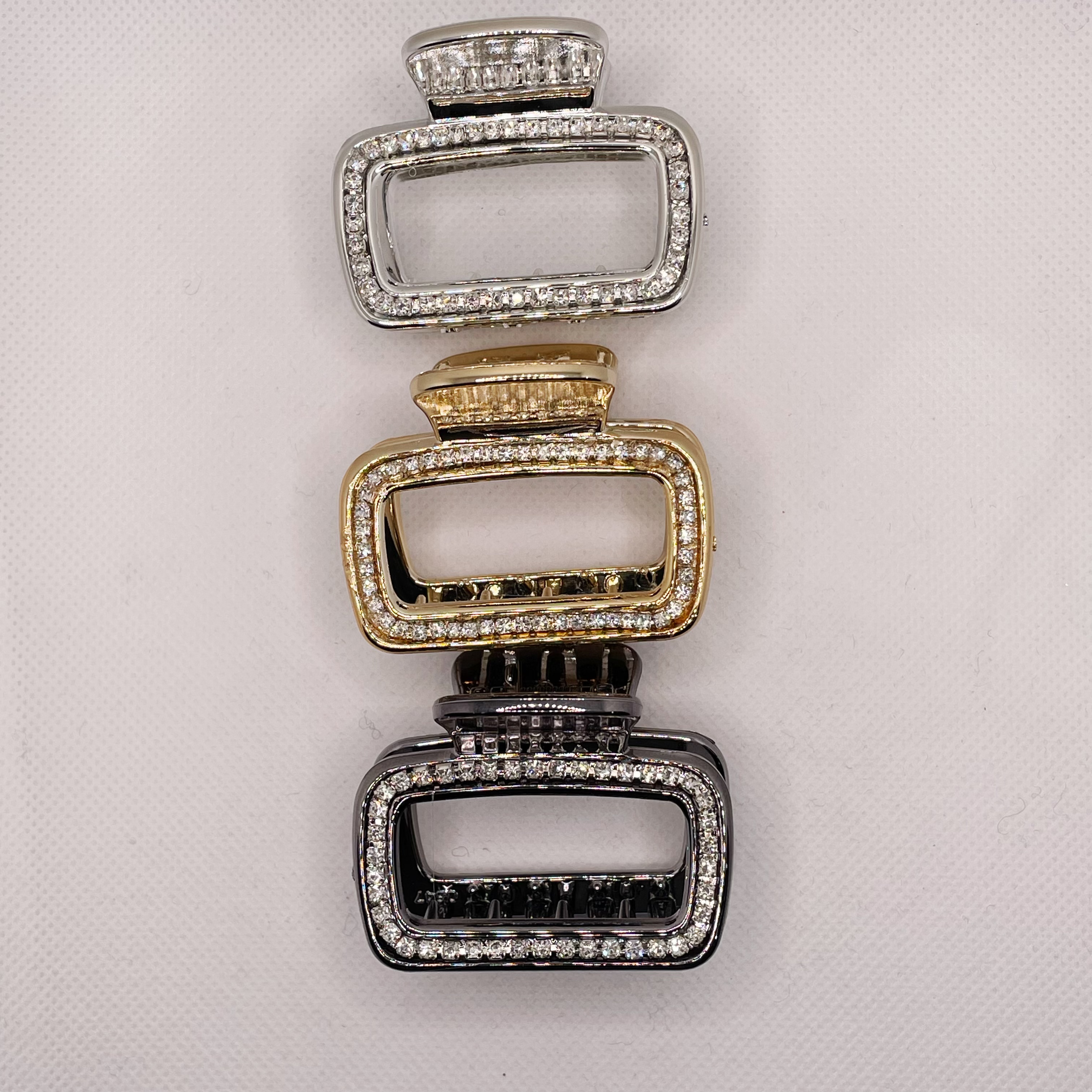 The new hair accessory features a high-end water diamond shark clip, a stylish hairpin at the back of the head, and a medium-sized exquisite hairpin detail image 3