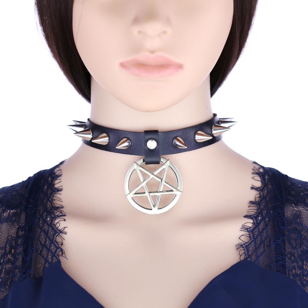 New Harajuku soft girl, with a unique and elegant style, pointed rivets, five-pointed star pendant, leather collar, neck strap, neck chain, collarbone necklace detail image 6