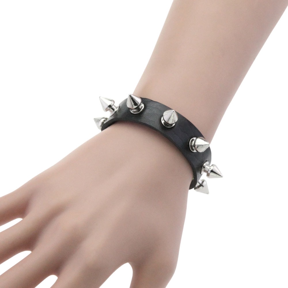European and American punk trend, personalized riveted couple leather bracelet, rock gothic style, stainless steel snap buckle bracelet, bangle bracelet