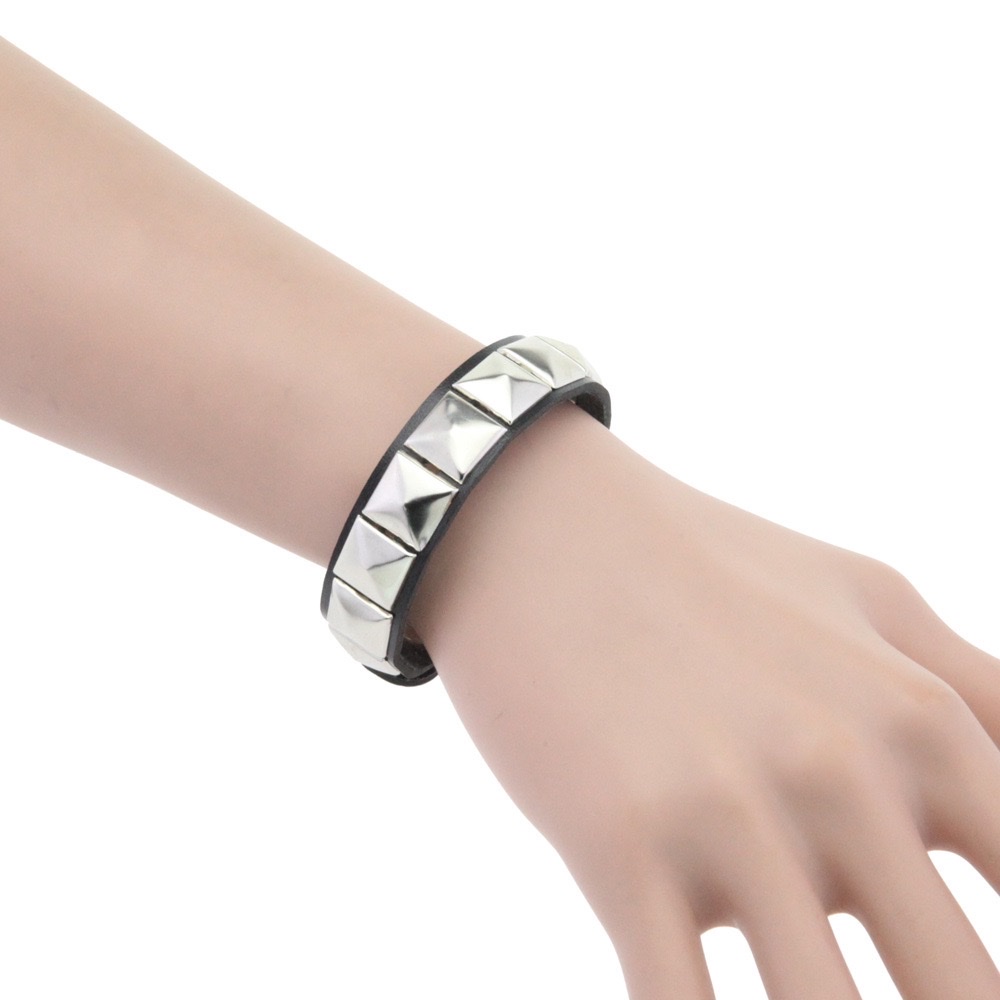 Cross-border best-selling classic square rivet bracelet, personalized punk PU leather stainless steel snap buckle bracelet
