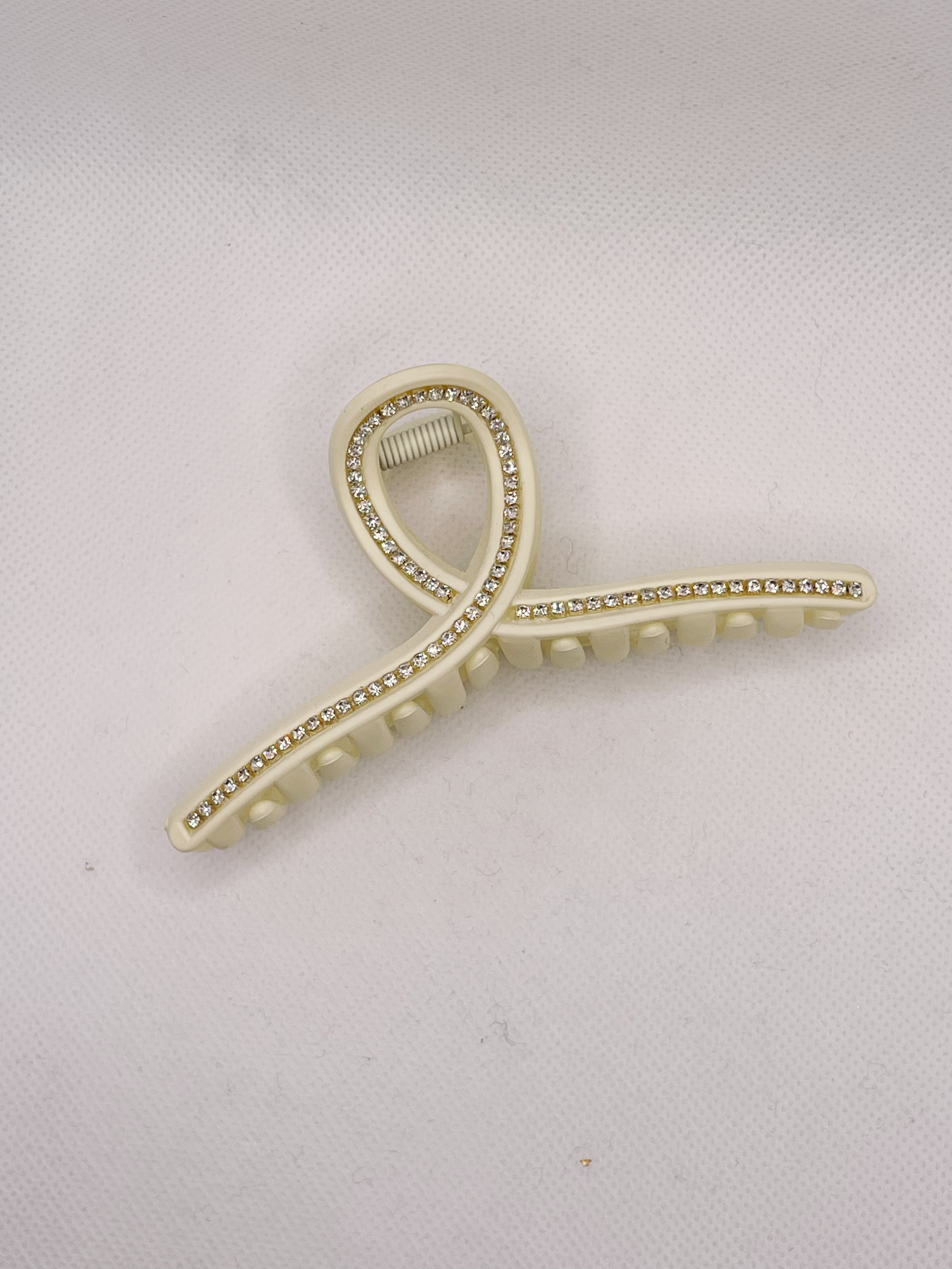 PC hair clips, high-end diamond-encrusted grab clips, large hair clips, simple beige hair accessories, shark clip hair clips at the back of the head details Picture