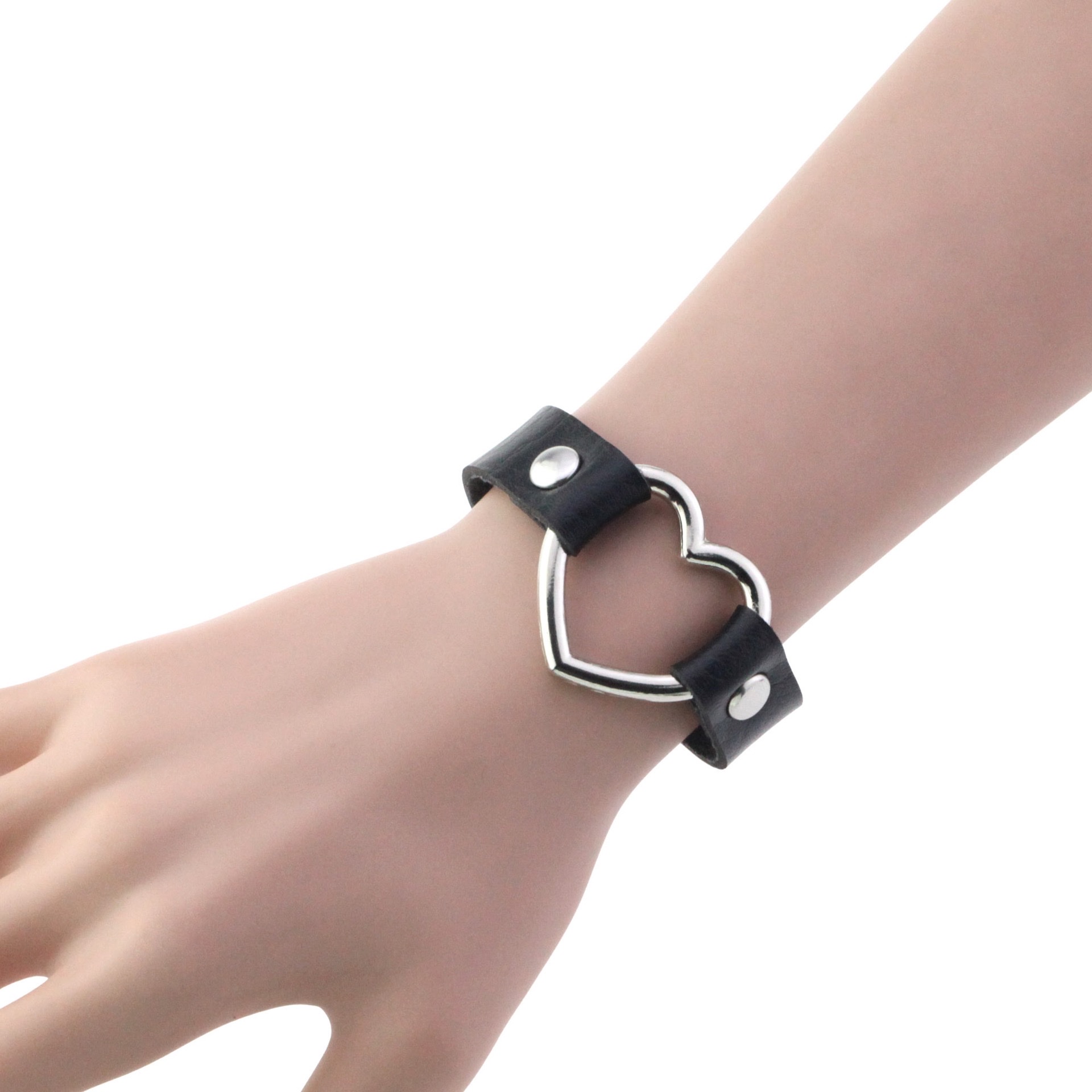 New punk heart-shaped bracelet bracelet, fashionable couple accessories, Harajuku Love hollowed-out leather bracelet bracelet New punk heart-shaped bracelet bracelet, fashionable couple accessories, Harajuku Love hollowed-out leather bracelet bracelet