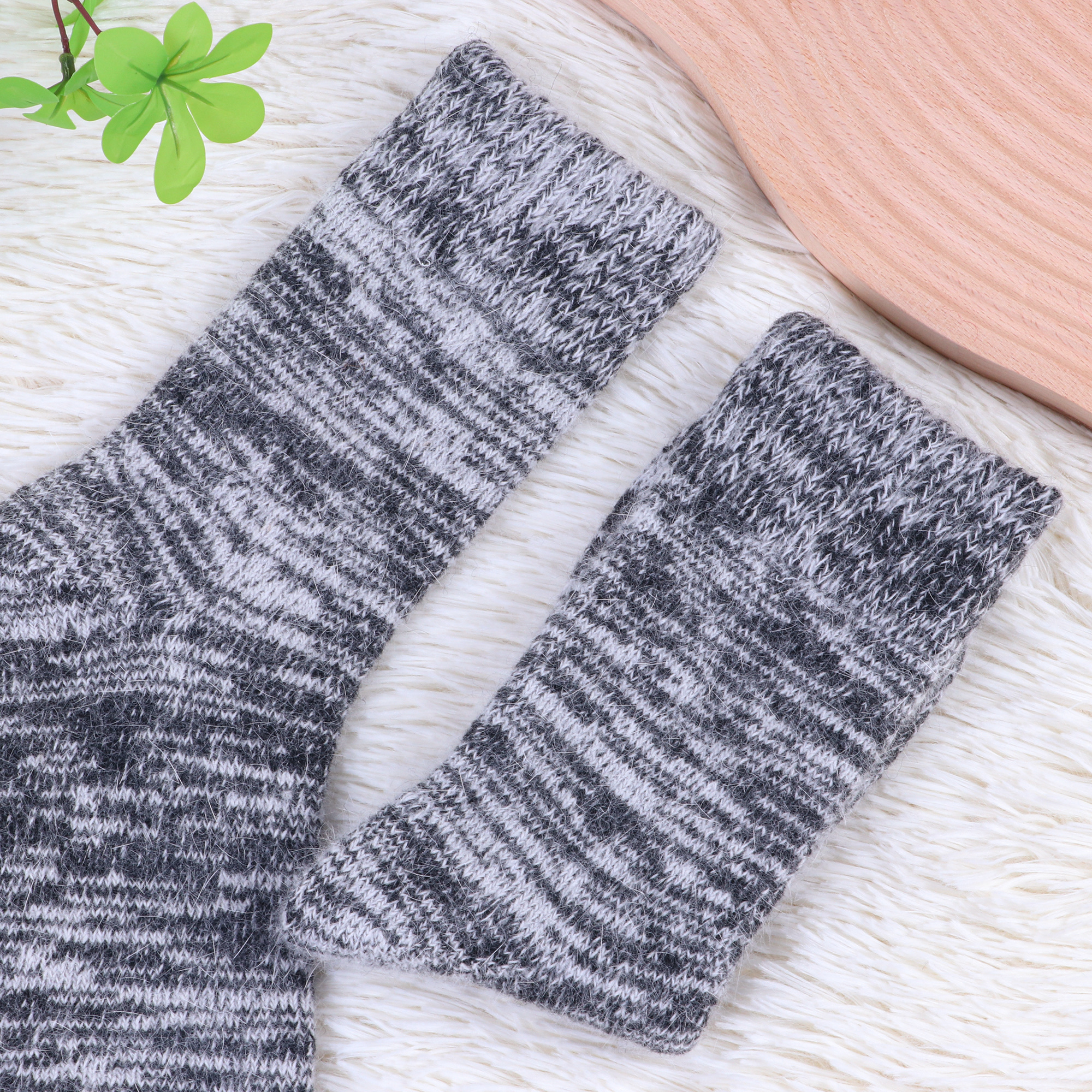 Winter wool socks for men, thickened and fleece in winter, super thick towel socks for women, medium long tube warm wool loop cotton socks detail image 3