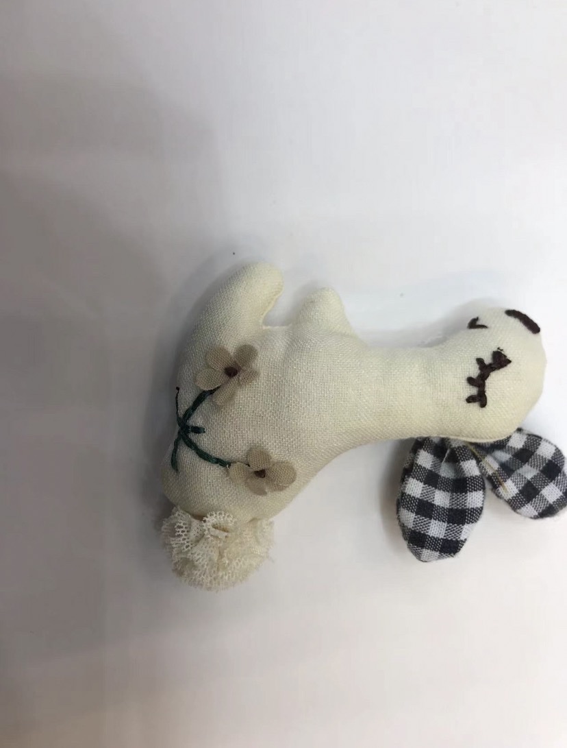 可爱甜美 7公分绣花闭眼兔 头饰配件 发饰配饰 挂饰配件 帽子配饰 头饰花配件发饰详情图4