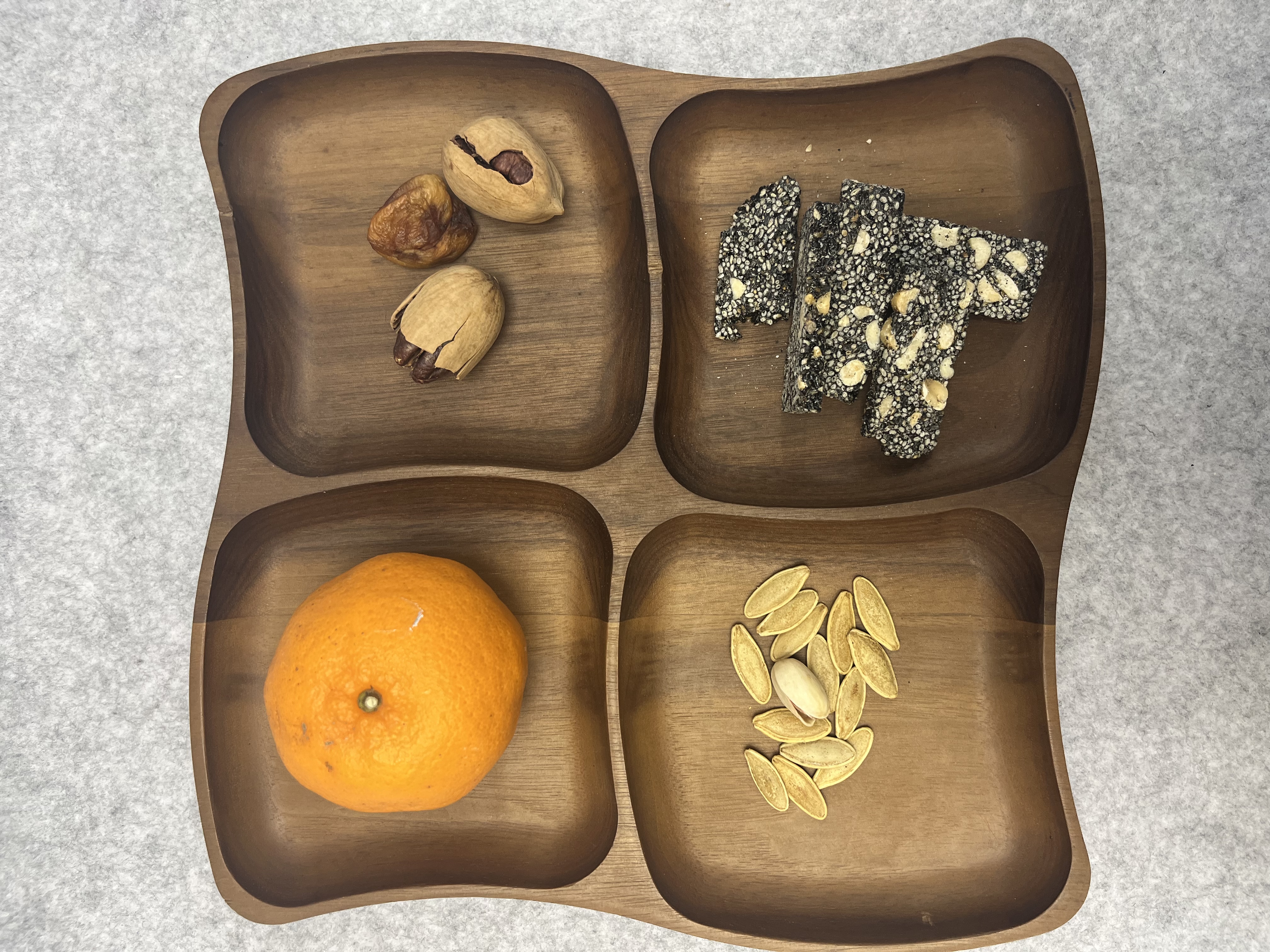 Guochao Fruit Set: Dried fruit plate, candy box, New Year's home wooden living room relocation, fruit plate, New Year's snack compartments storage box, easy food plate Specification image