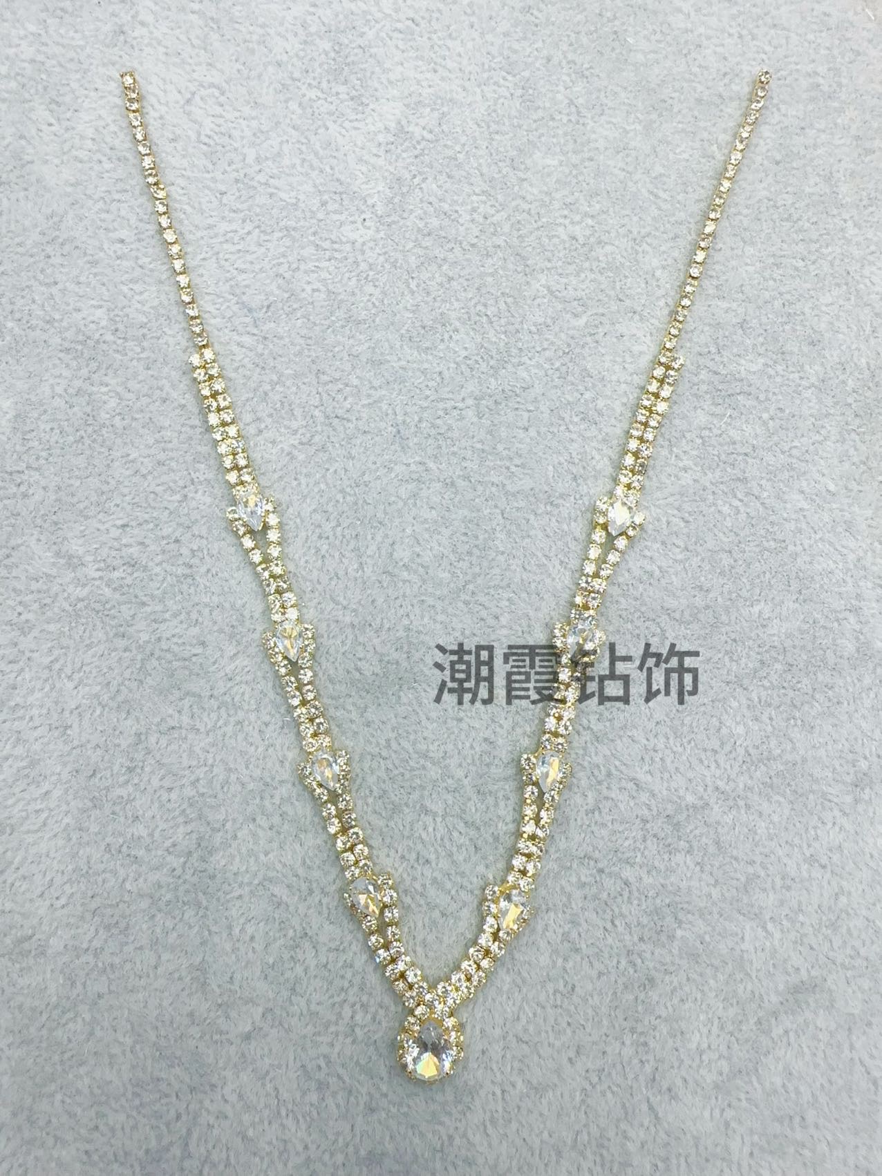 Trendy diamond jewelry, crystal water drop forehead chain, European and American headwear, water drop necklace accessory details Picture