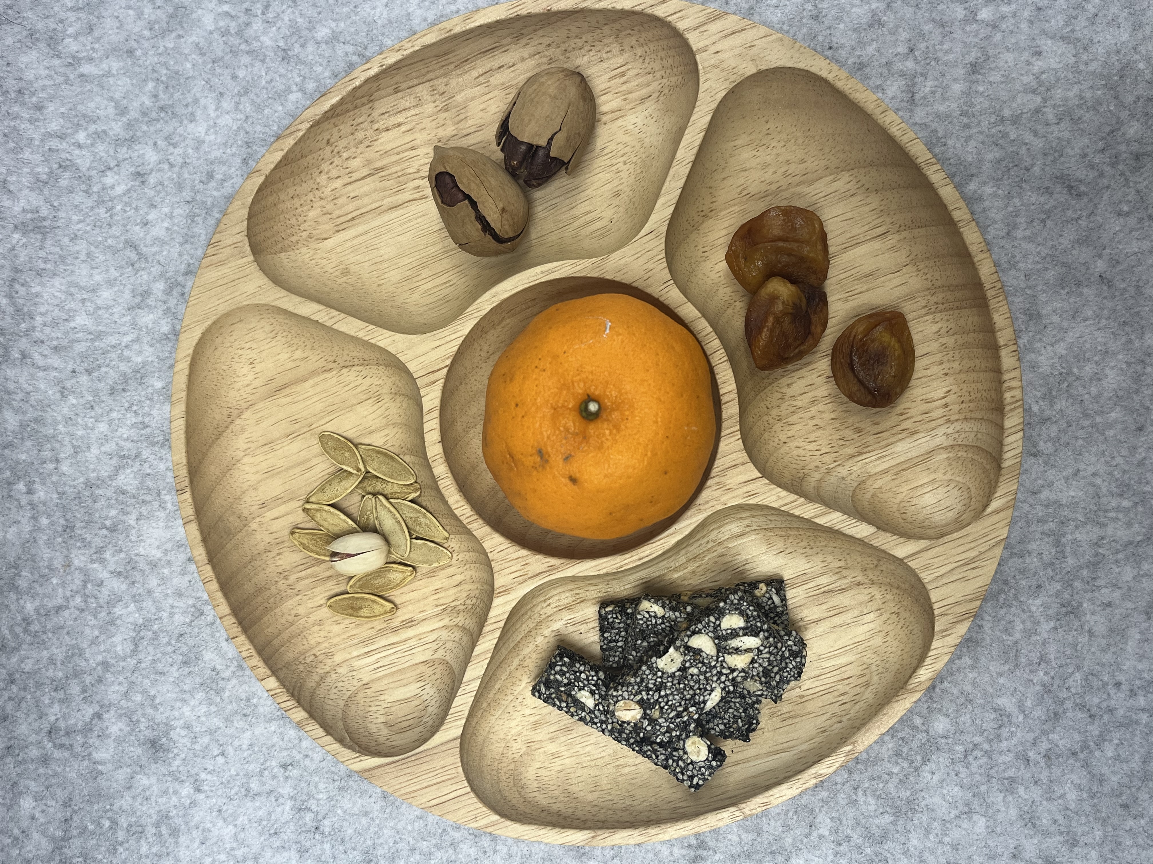 National trend solid wood plate, beech wood five-compartment plate, fruit plate, round wooden tray, creative dried fruit plate, round plate, snack and tea plate