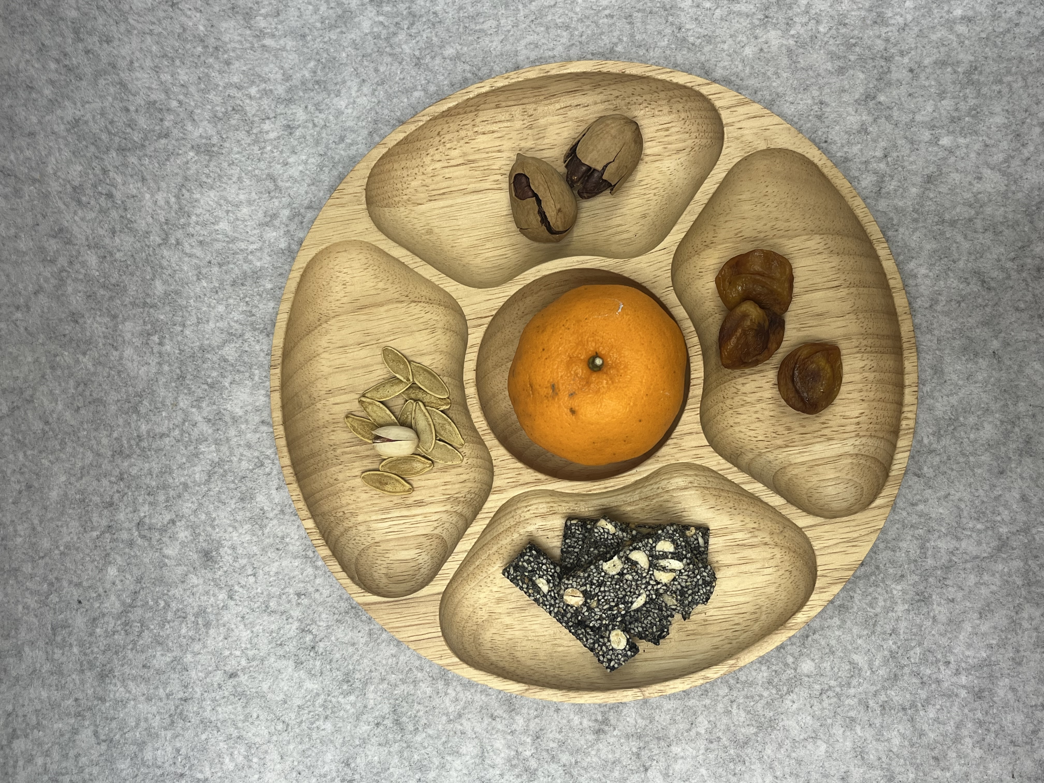 National trend solid wood plate, beech wood five-compartment plate, fruit plate, round wooden tray, creative dried fruit plate, round plate, snack and tea plate Specification image