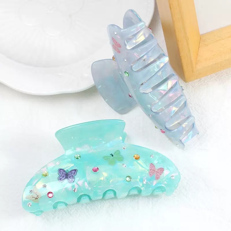 The spring and summer collection of Baoguang accessories features a butterfly print, a super ethereal diamond-encruffled acrylic hair accessory, and a simple and elegant updo hairpin for girls detail image 3