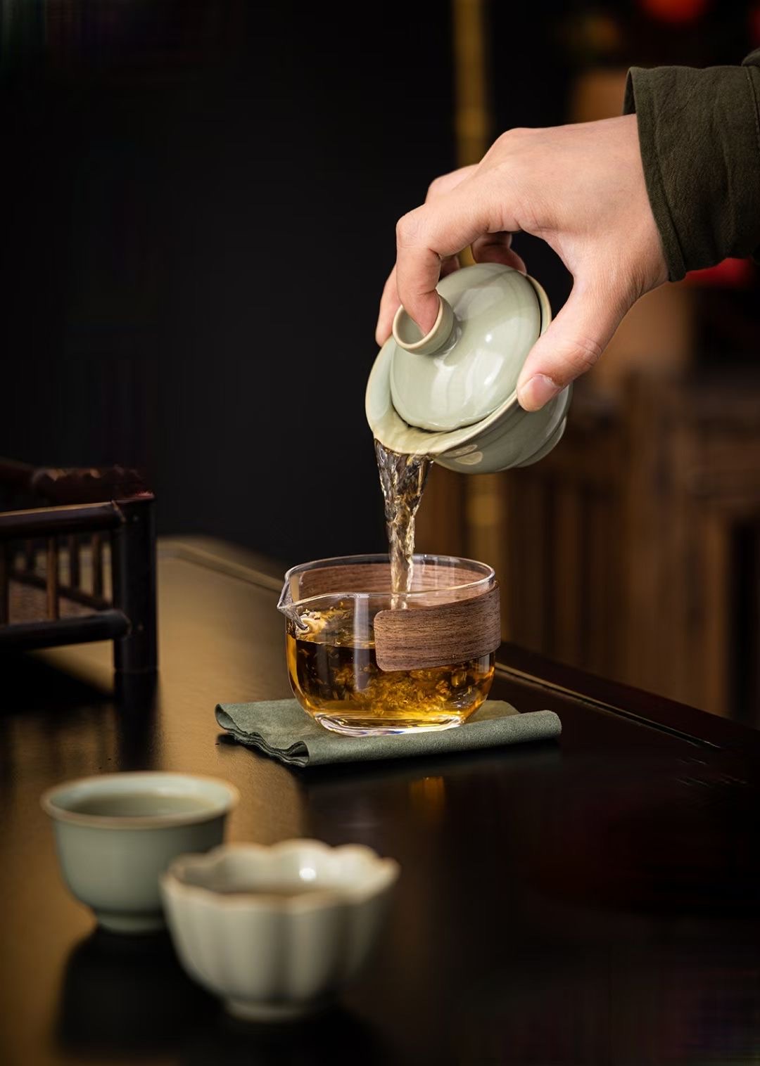 Advertisement for Taoli Family Red Pine Craft Travel Tea Sets, Tea sets and Tea set gifts detail image 5