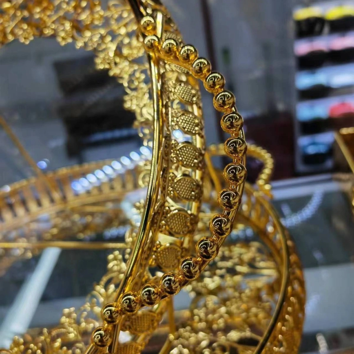 Nordic mirror-finish metal tray for living room coffee table storage, tabletop creative light luxury decoration, square tray wholesale, retro European ironwork detail image 5