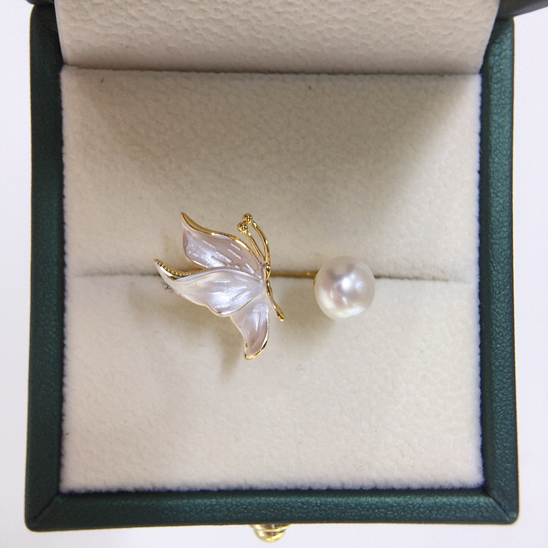 The Yabidai S925 exquisite hand-painted enamel butterfly natural freshwater pearl stud earrings are versatile, elegant, fresh and light luxury earrings detail image 3