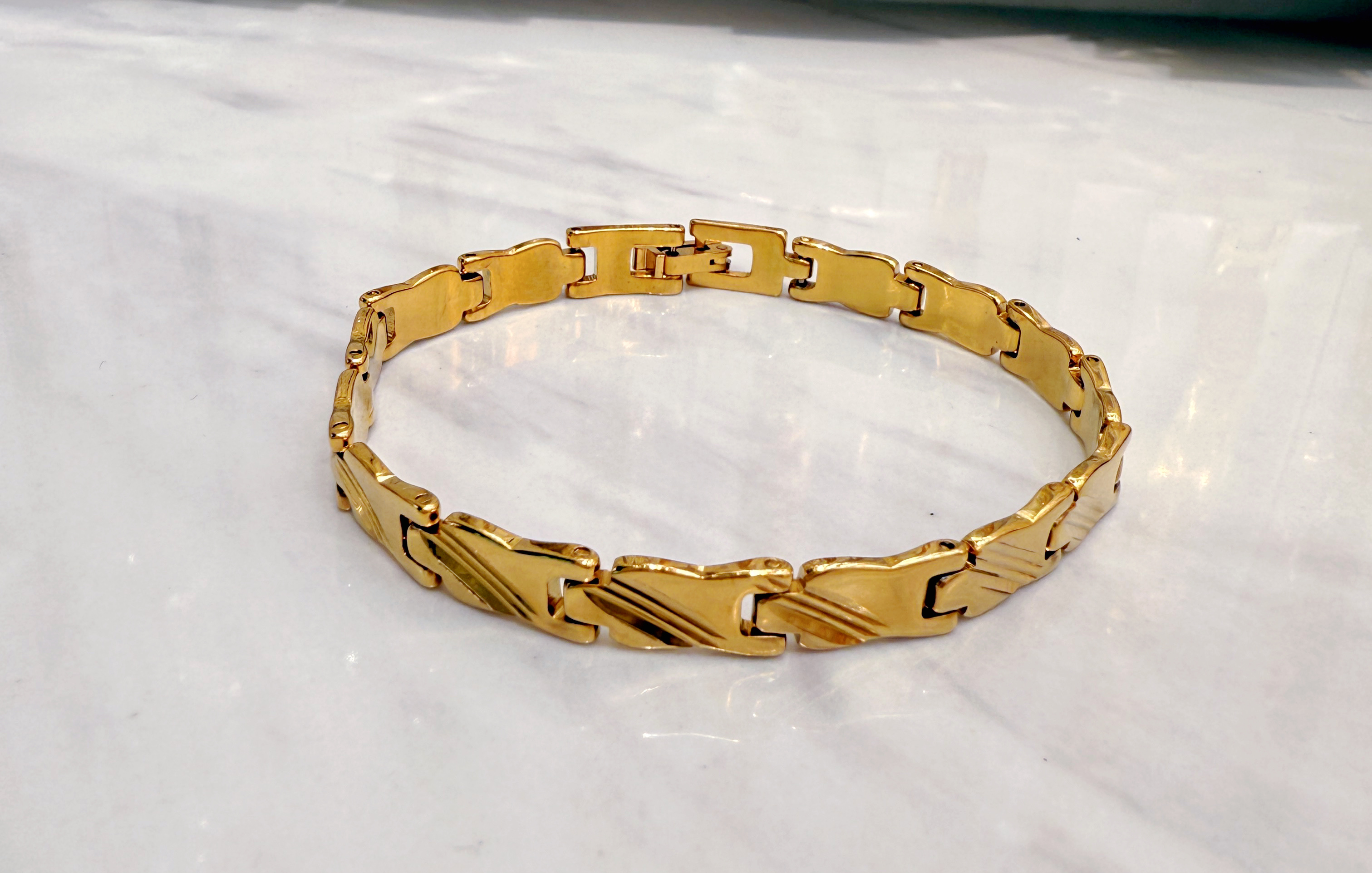 金色手串饰品 不锈钢手链 时尚潮流女士手链 高档镀金饰品 精致手链礼物详情图6