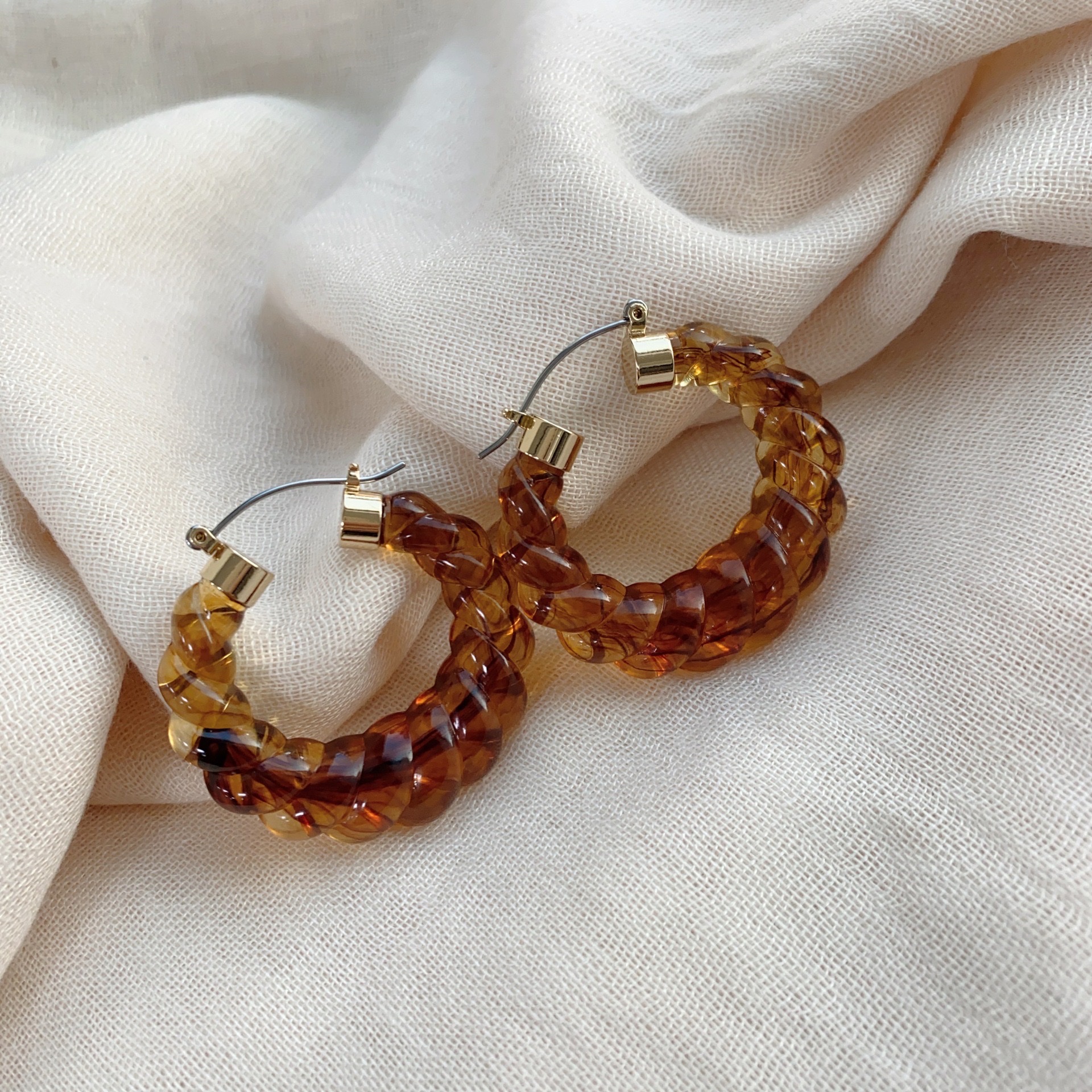 铜搭配树脂耳环 简约时尚耳环 高质量耳饰 饰品女士搭配 环保材质耐久饰品