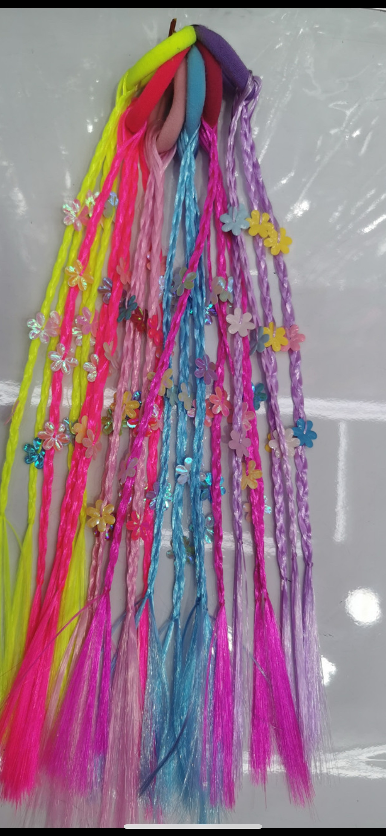 A string of butterfly-shaped headwear, headwear, headwear and headstring details Picture
