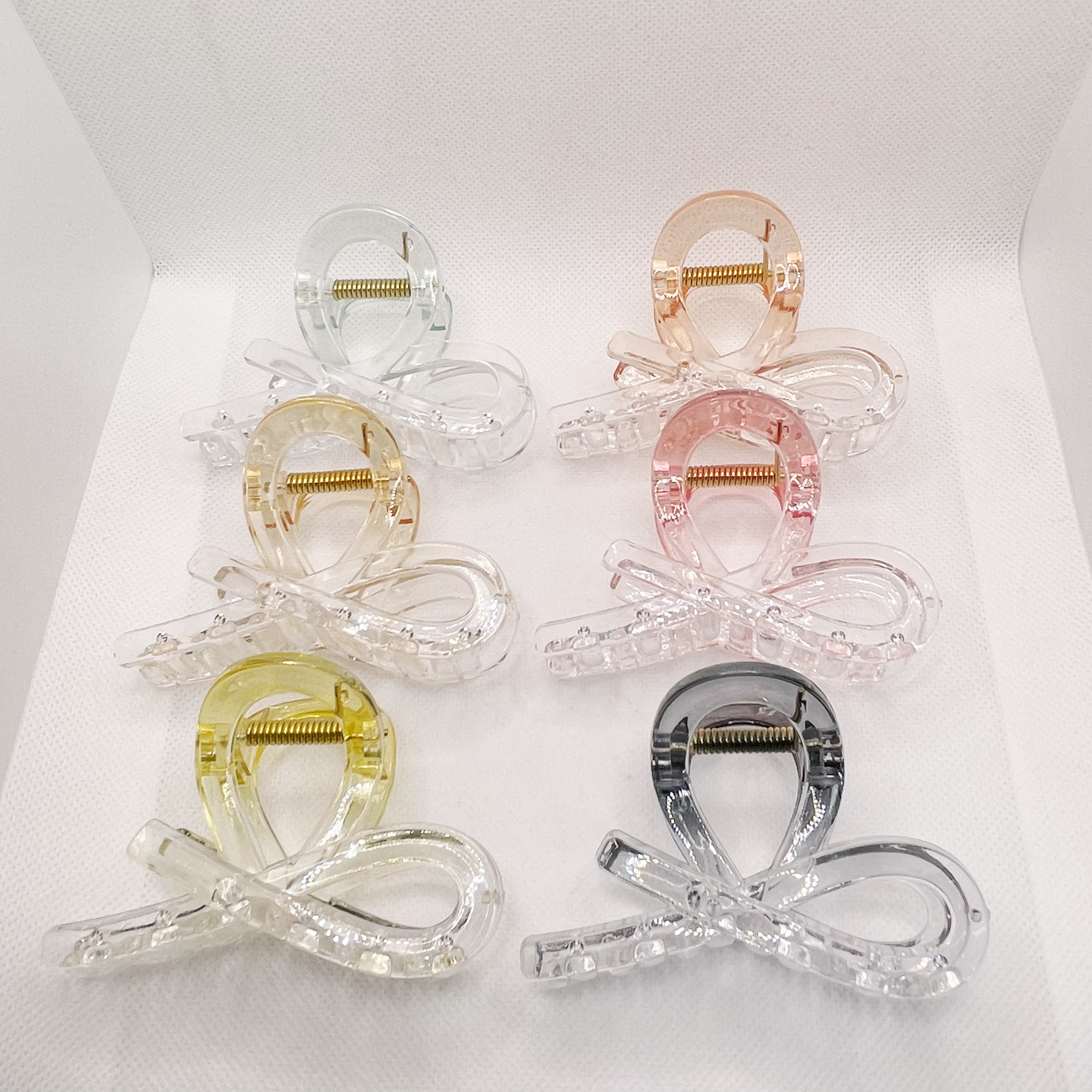 A simple and versatile accessory ~ A jelly-colored gripper with a niche design sense, a sophisticated and high-end look, and a fashionable shark clip for updo