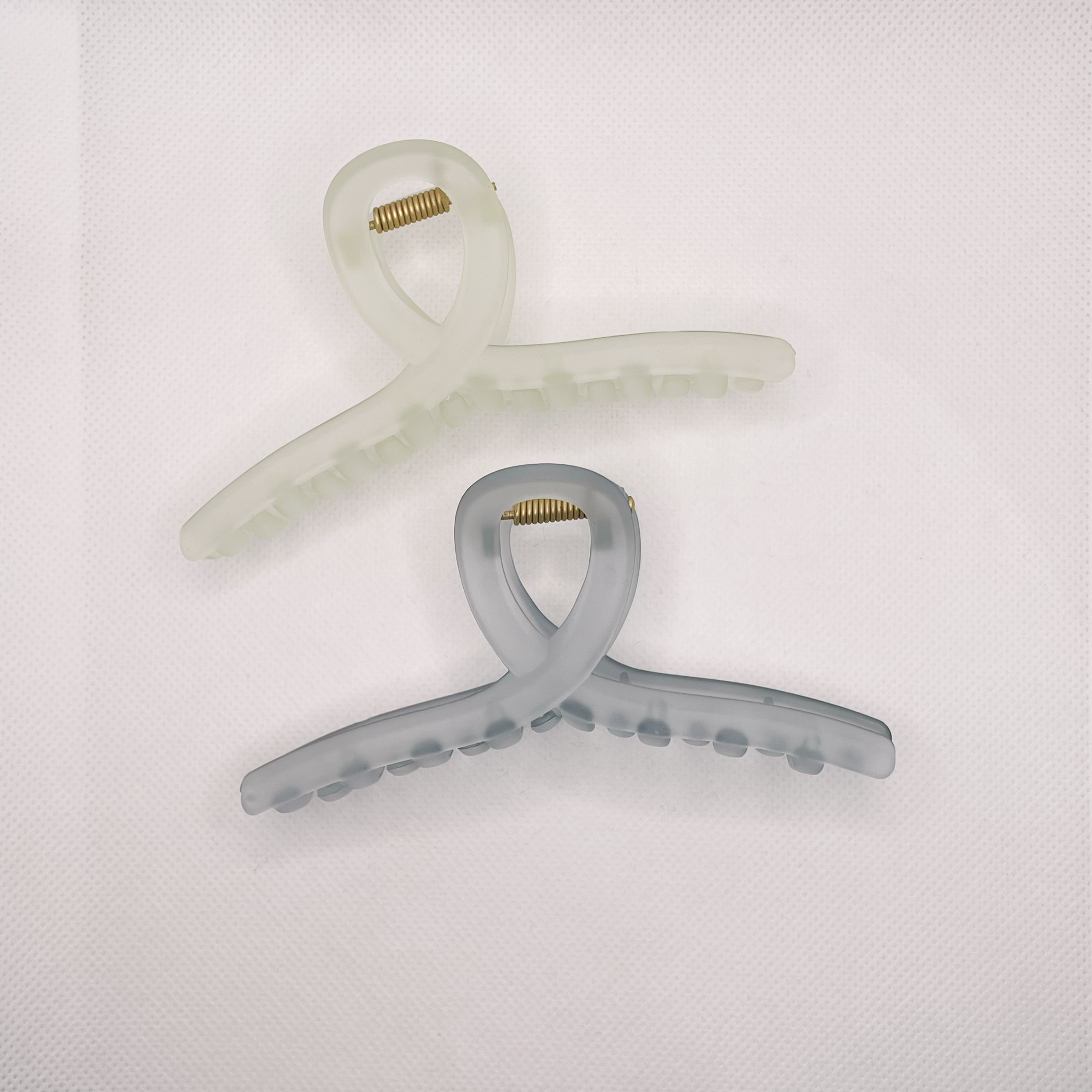 11cmPS material Korean girl hair clip, elegant and simple gripper, cross-matte hair gripper, medium-sized toiletries clip detail image 4