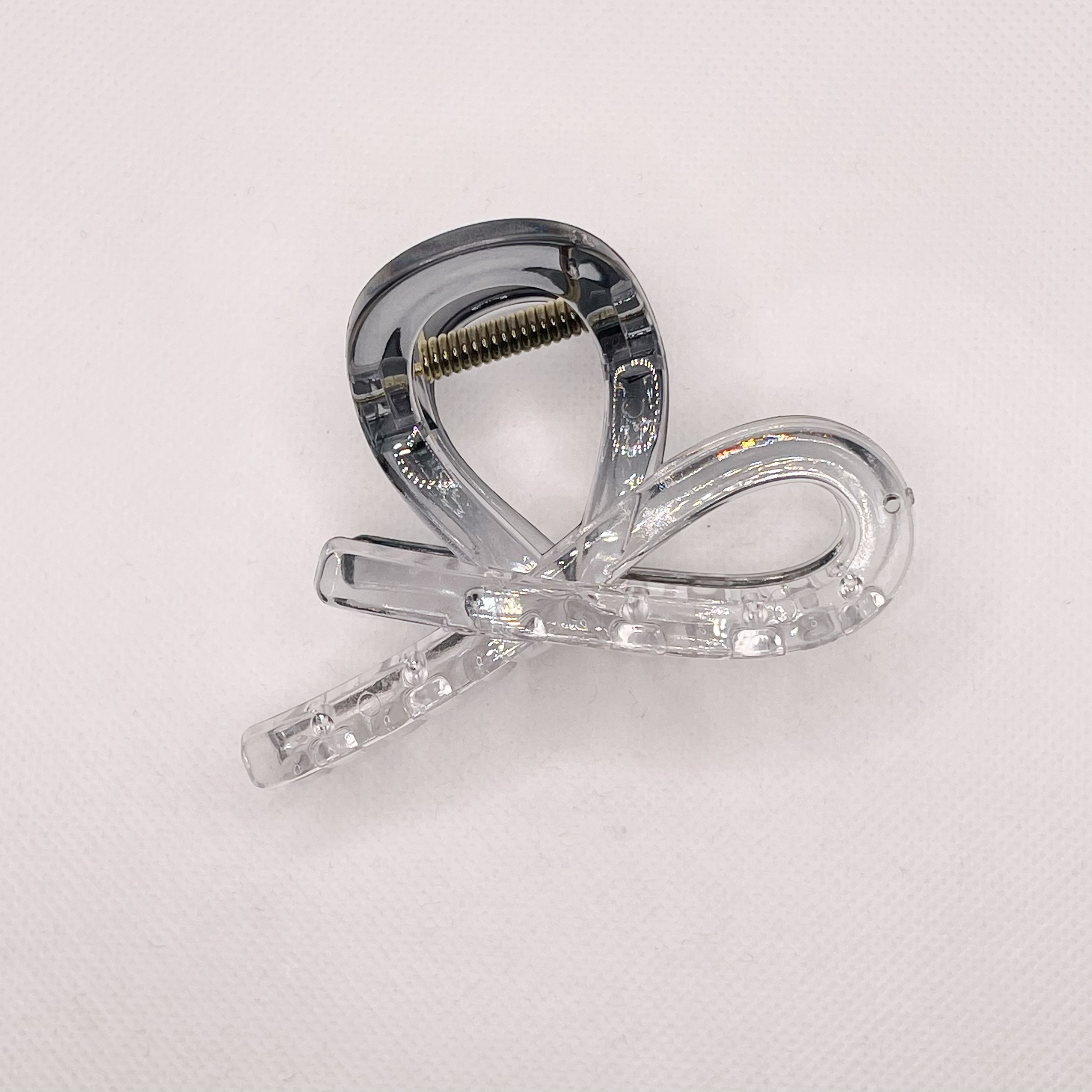 A simple and versatile accessory ~ A jelly-colored gripper with a niche design sense, a sophisticated and high-end look, and a fashionable shark clip for updo detail image 4