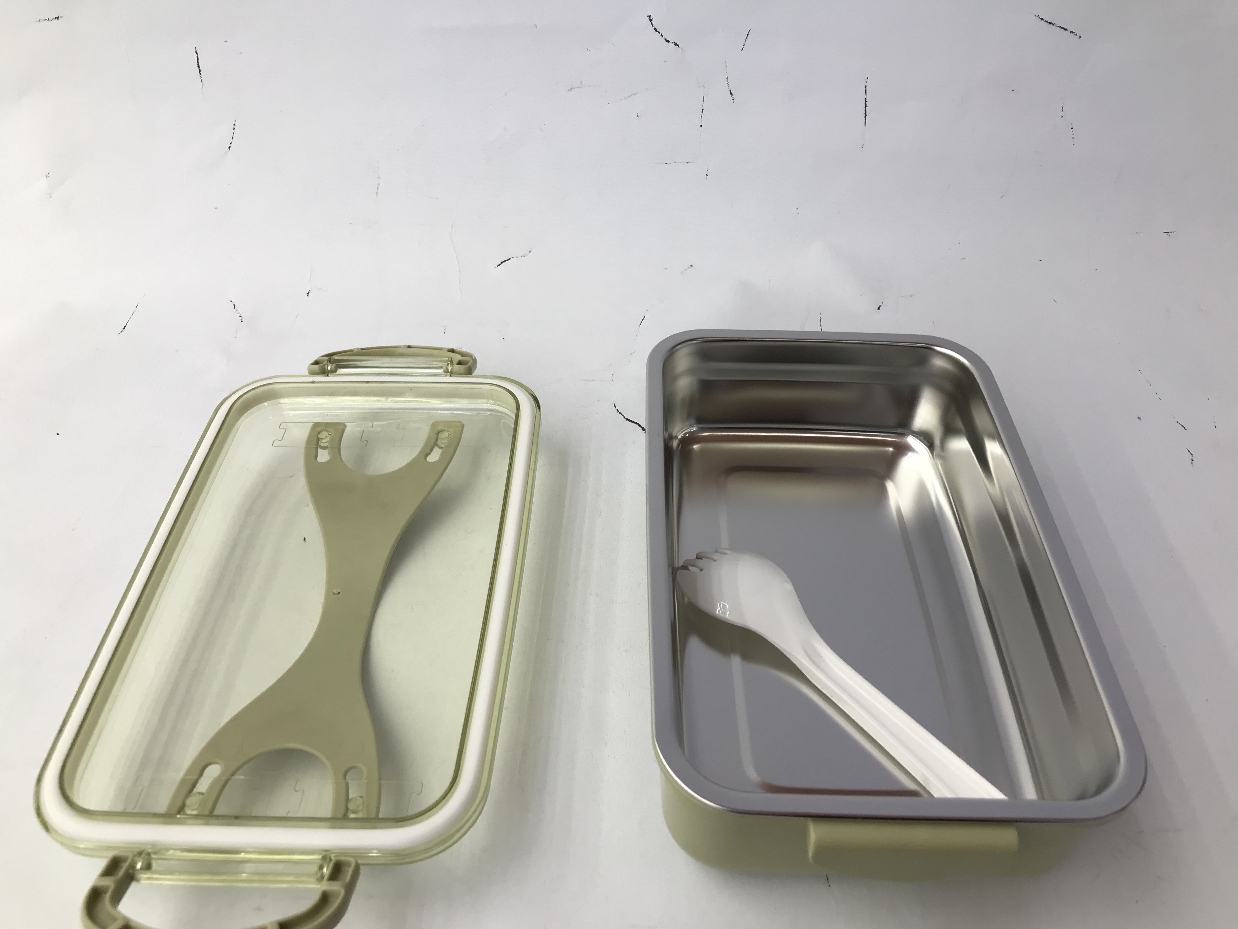 不锈钢保温饭盒 饭餐盒便当盒 热饭保温便携式学生饭盒 办公室工作餐盒
细节图