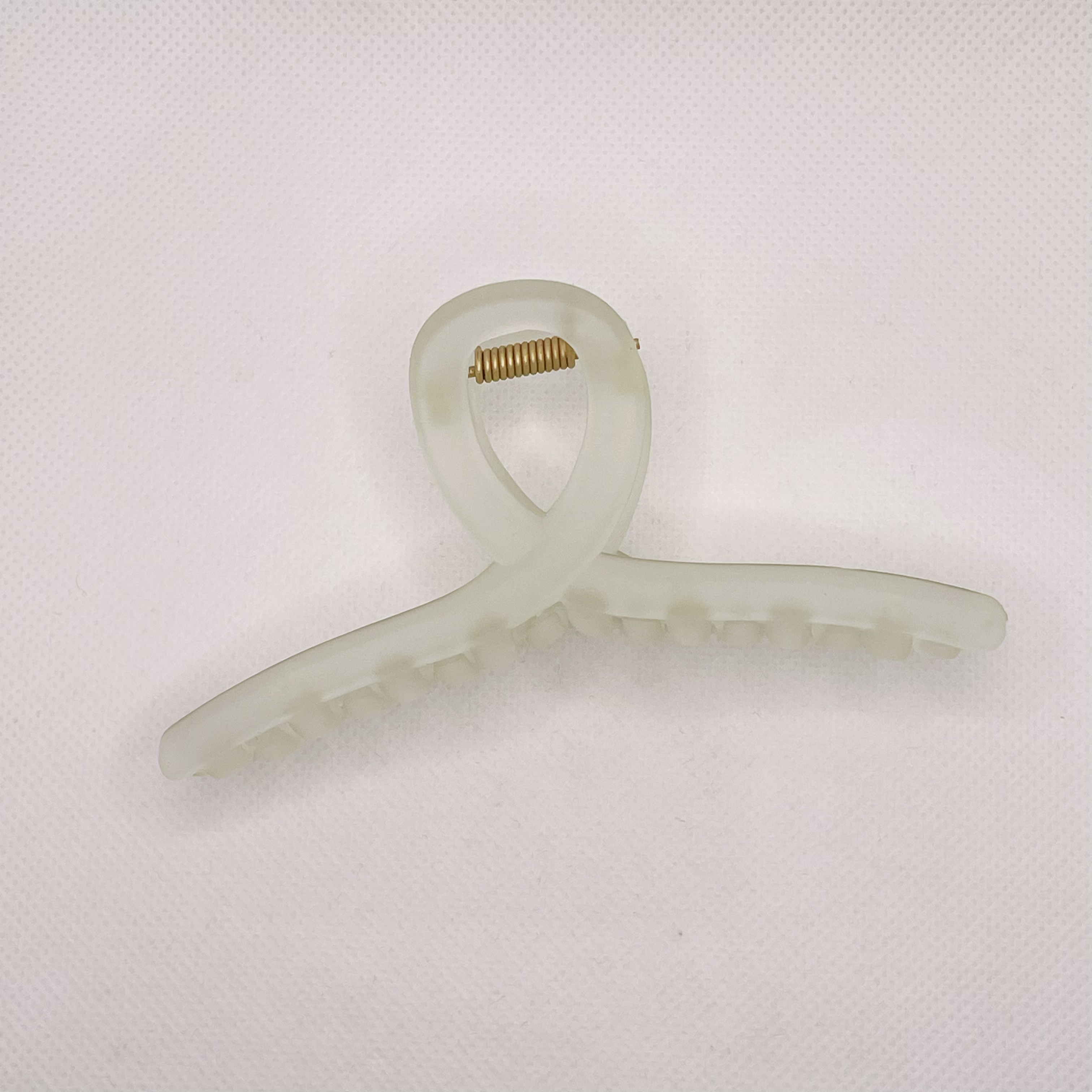 11cmPS material Korean girl hair clip, elegant and simple gripper, cross-matte hair gripper, medium-sized toiletries clip Item Picture