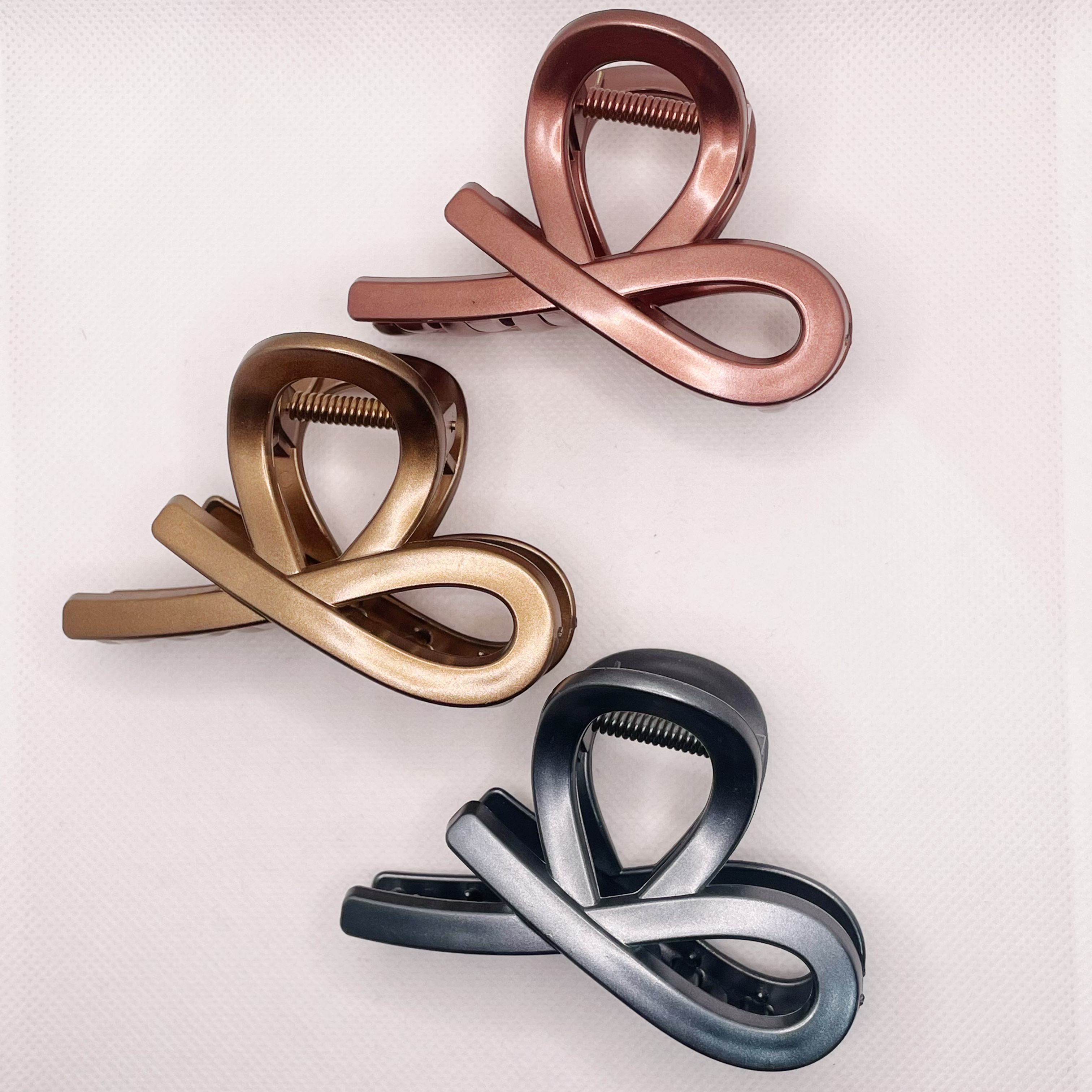 High-end and simple semi-tied hair clip for women, 2025 new style hair clip, back of the head updo, shark clip headwear, hair clip detail image 3