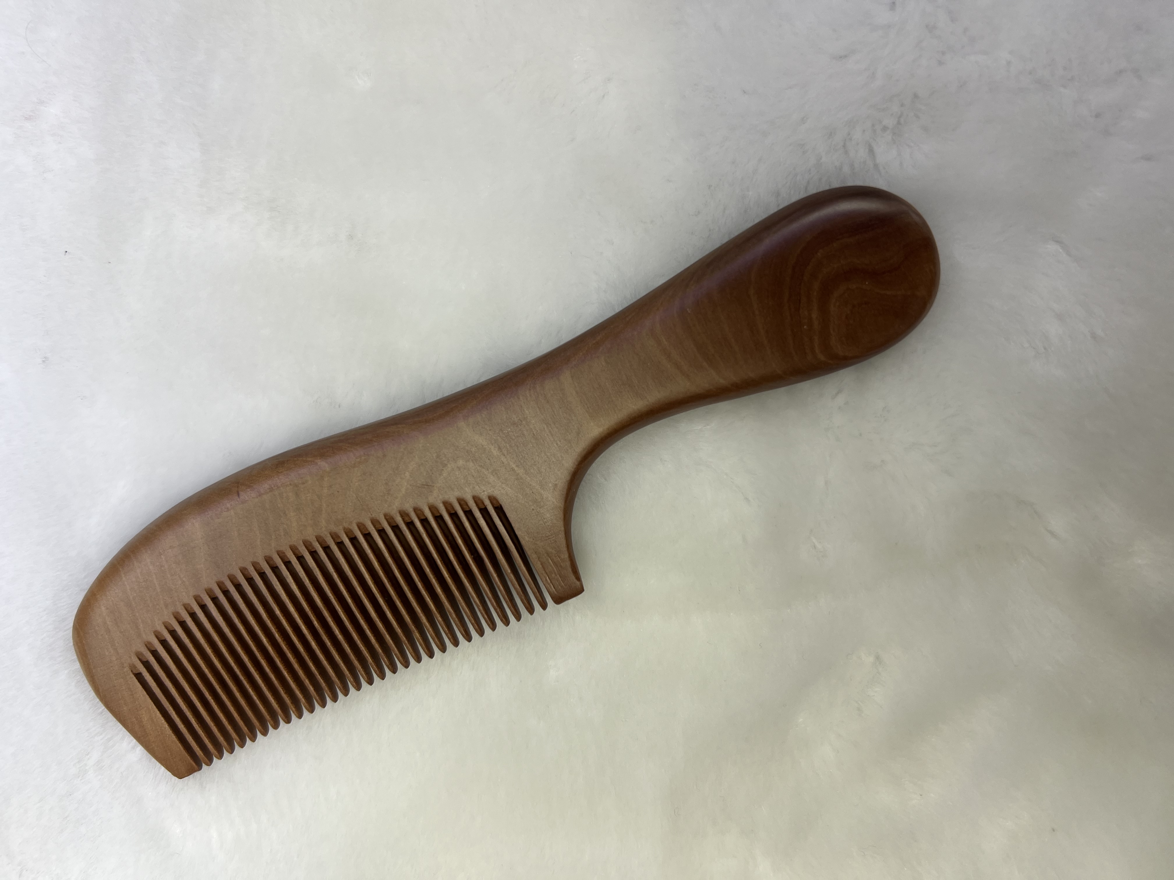 Factory direct sales of natural wood combs, high-quality nanmu combs with handles and fine teeth, household gift combs detail image 3