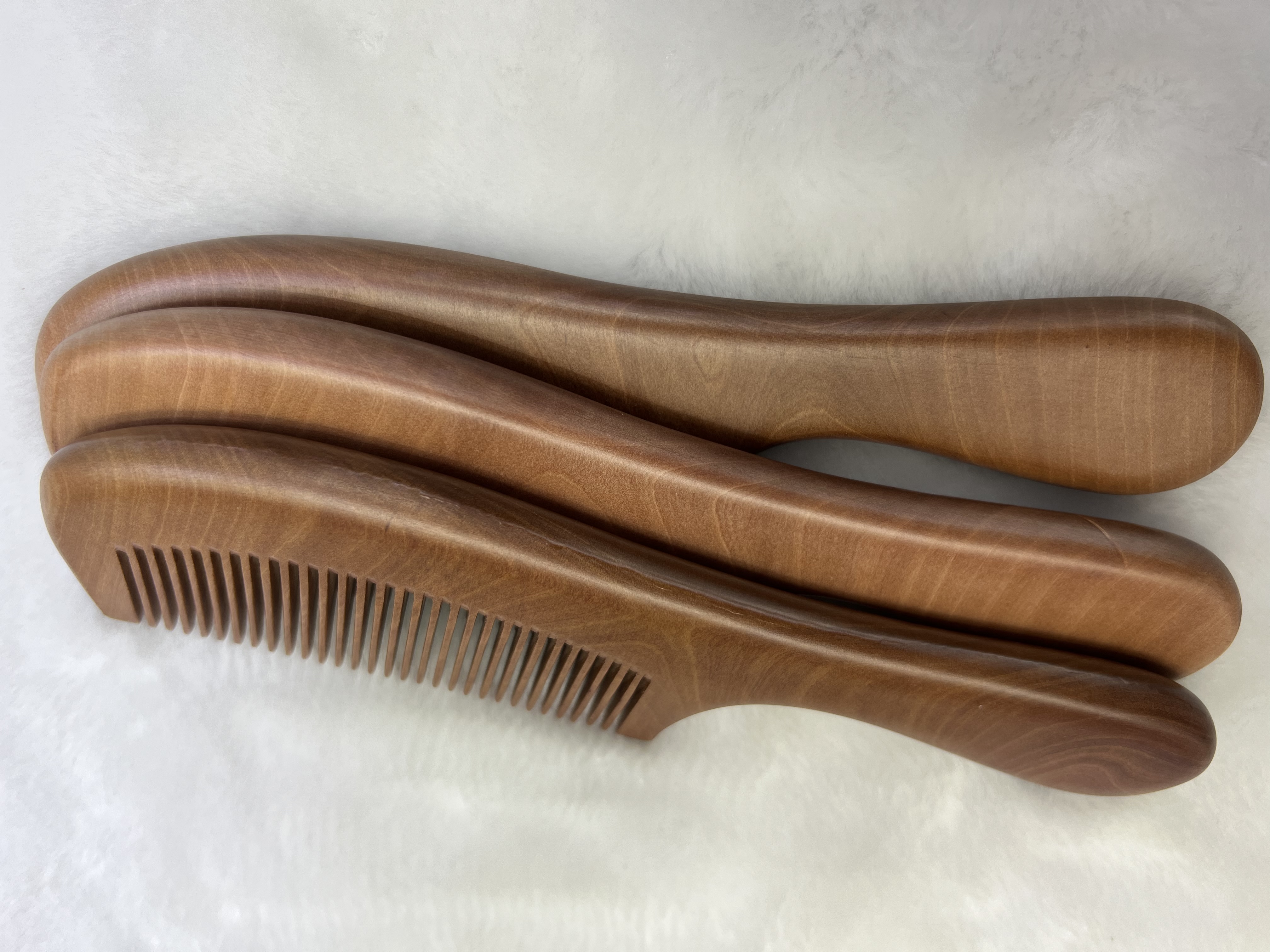 Factory direct sales of natural wood combs, high-quality nanmu combs with handles and fine teeth, household gift combs detail image 5